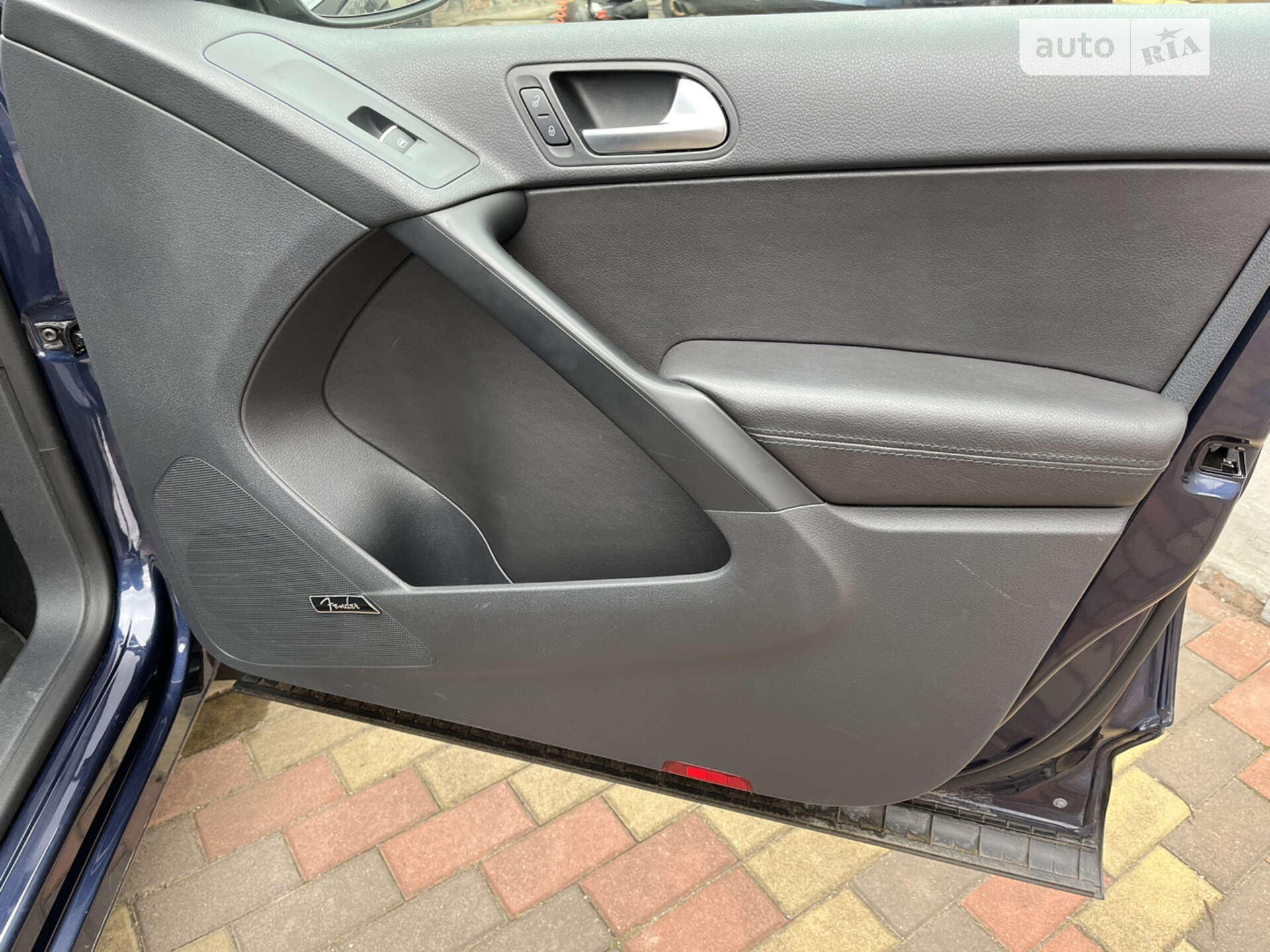 Volkswagen Tiguan 2015 VIN WVGAV7AX0FW569197 фото оголошення 10 з 24