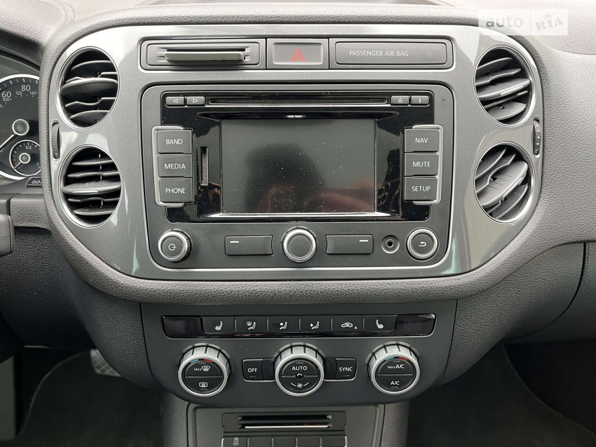 Volkswagen Tiguan 2015 VIN WVGAV7AX0FW569197 фото оголошення 17 з 24