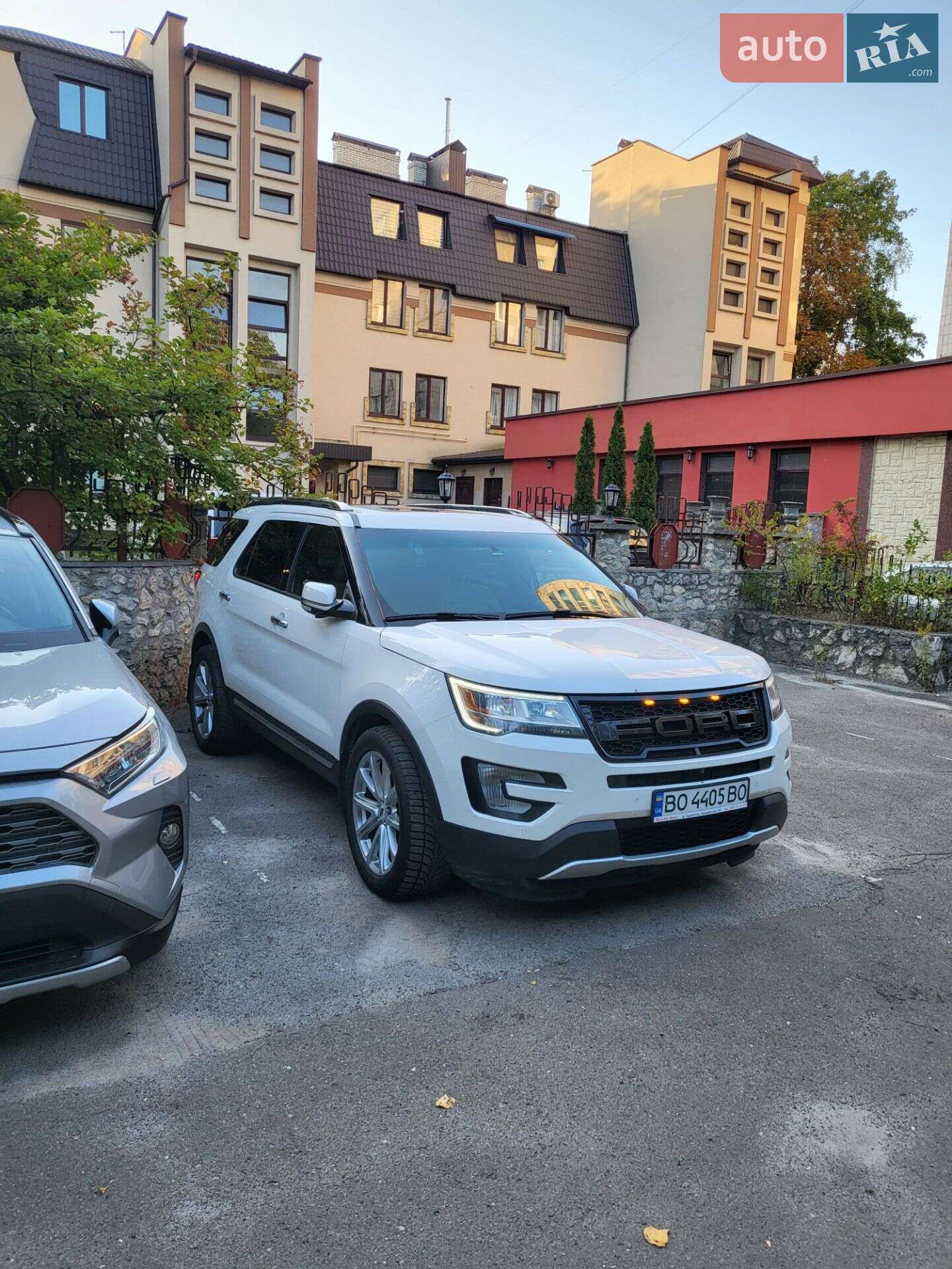 Ford Explorer 2017 VIN 1FM5K7FH5HGB49346 фото оголошення 4 з 22