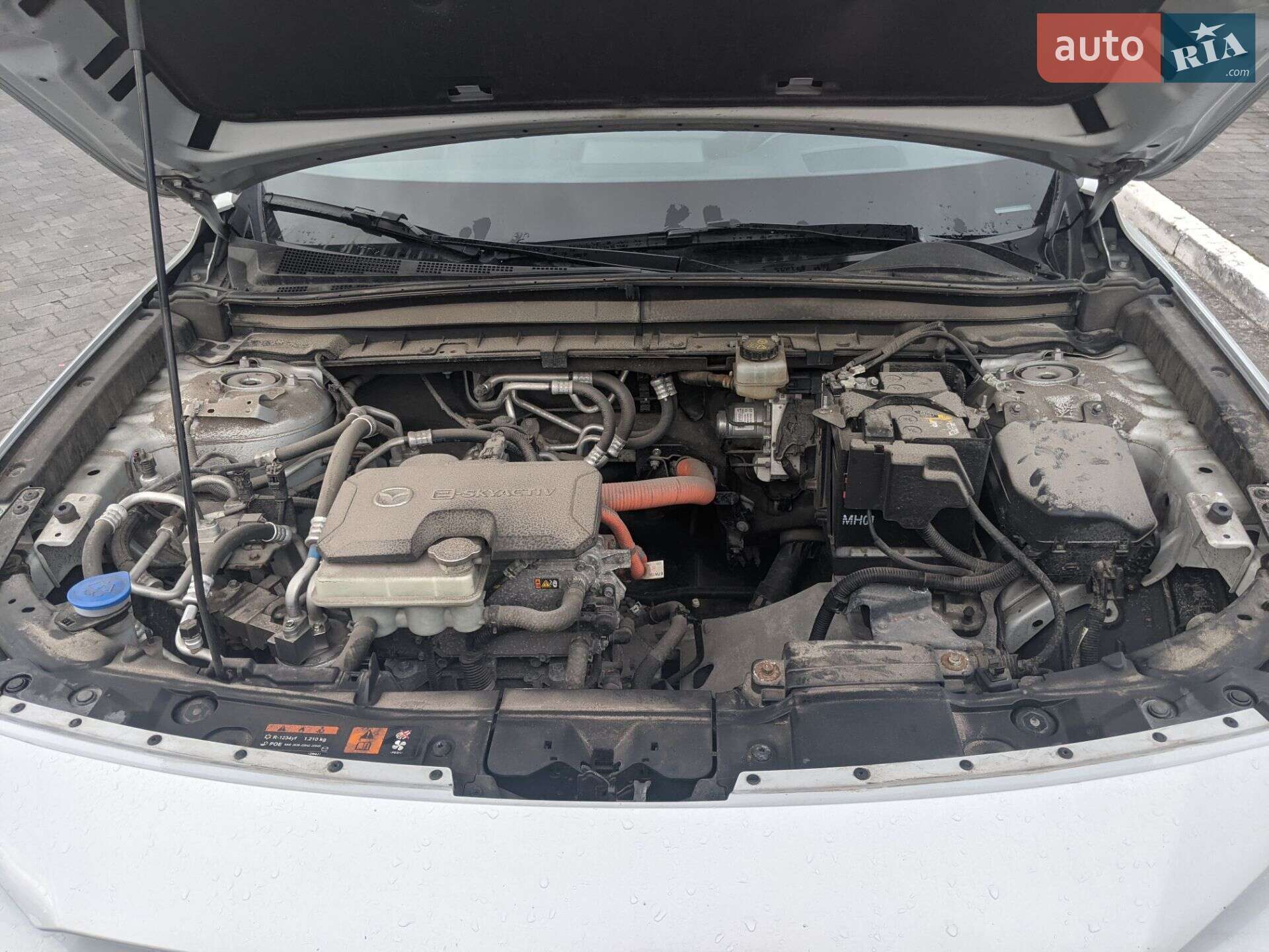 Mazda MX-30 2020 VIN JMZDR1WBJ00103910 фото оголошення 3 з 18
