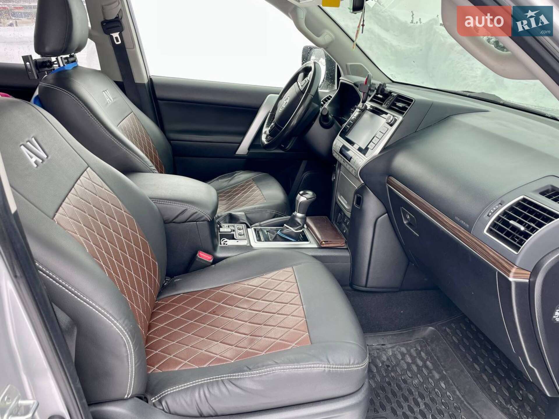 Toyota Land Cruiser Prado 2019 VIN JTEBU3FJ60K177067 фото оголошення 6 з 15