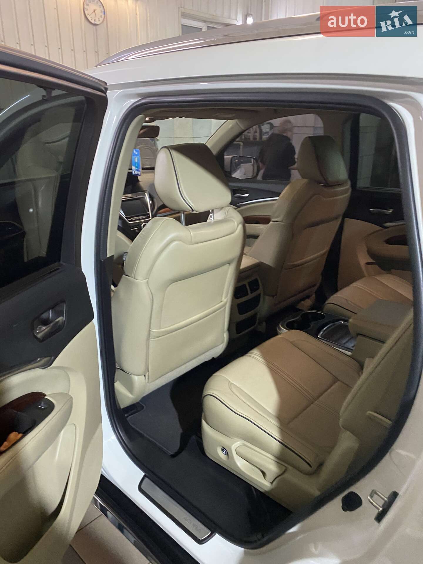 Acura MDX 2018 VIN 5J8YD4H85JL028290 фото оголошення 2 з 17