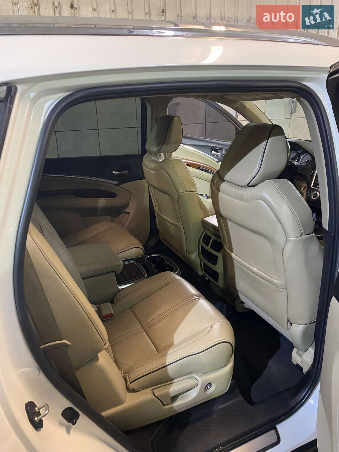 Acura MDX 2018 VIN 5J8YD4H85JL028290 фото оголошення 4 з 17