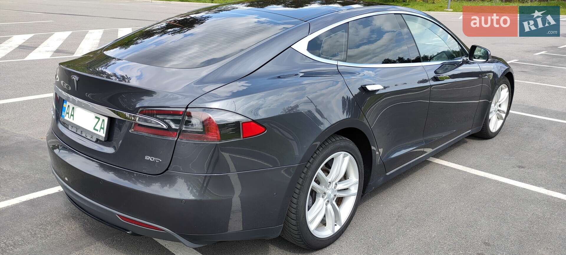 Tesla Model S 2015 VIN 5YJSA1S25FF095725 фото оголошення 3 з 15