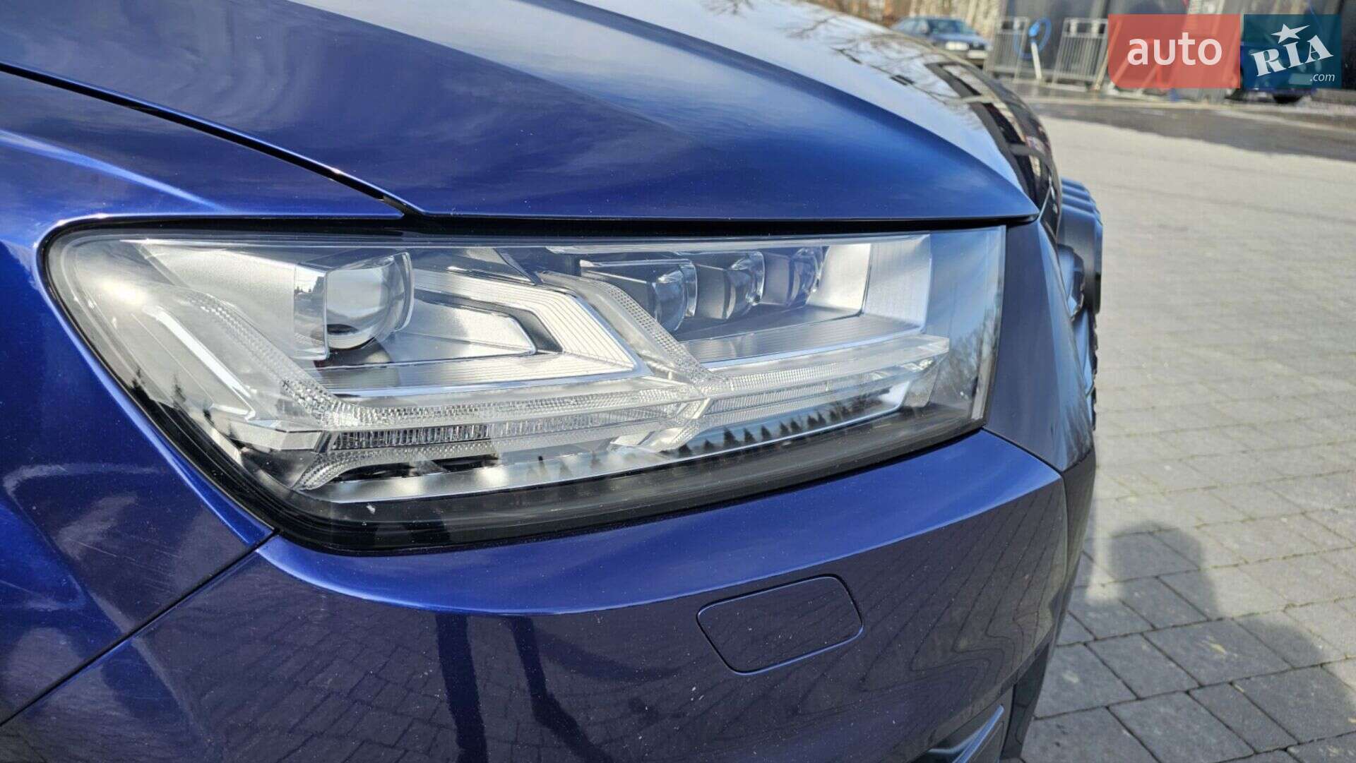 Audi Q7 2019 VIN WAUZZZ4MXKD033613 фото оголошення 9 з 56