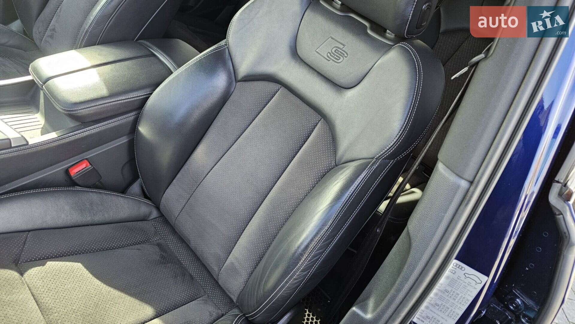 Audi Q7 2019 VIN WAUZZZ4MXKD033613 фото оголошення 14 з 56