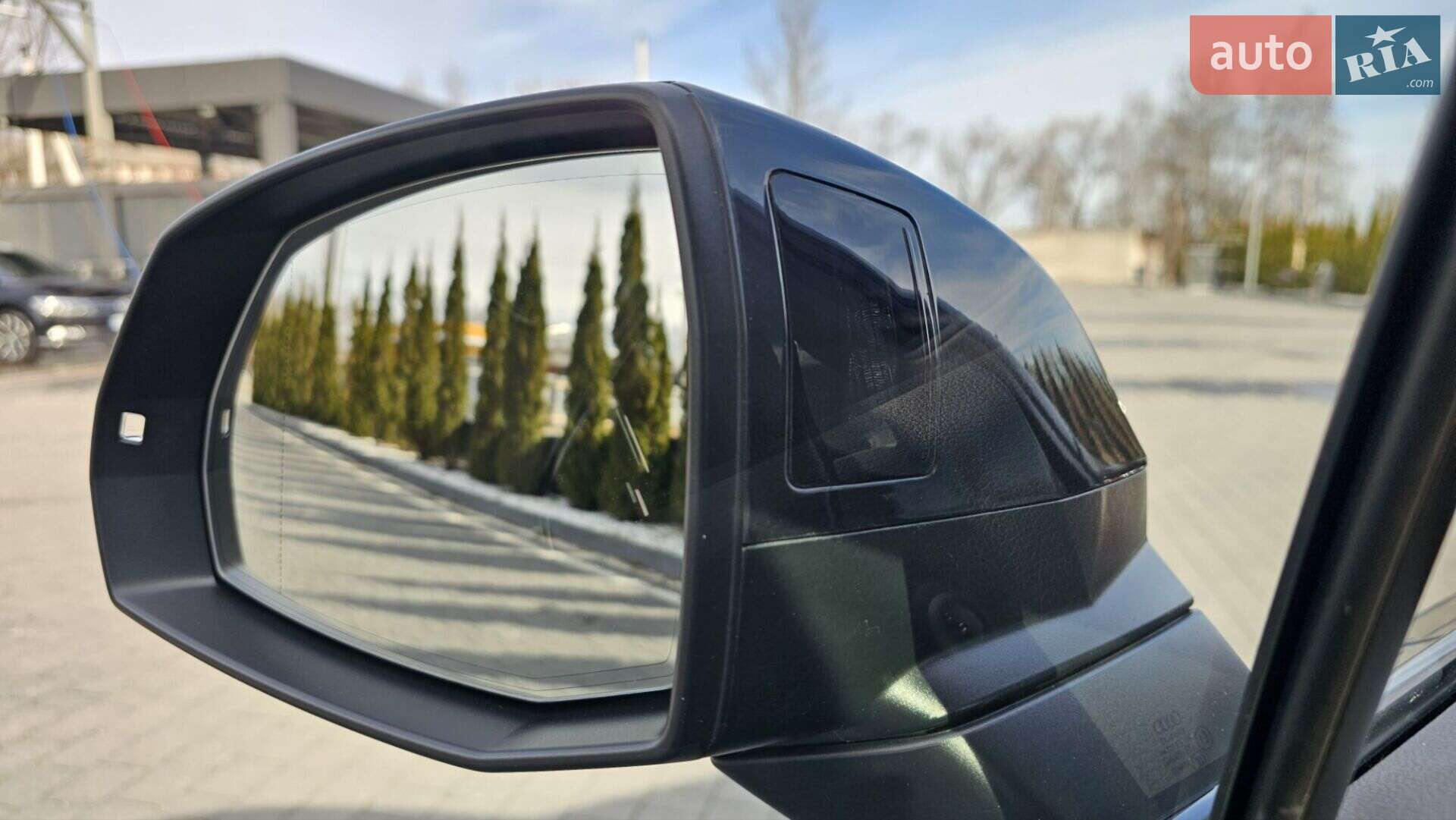 Audi Q7 2019 VIN WAUZZZ4MXKD033613 фото оголошення 25 з 56