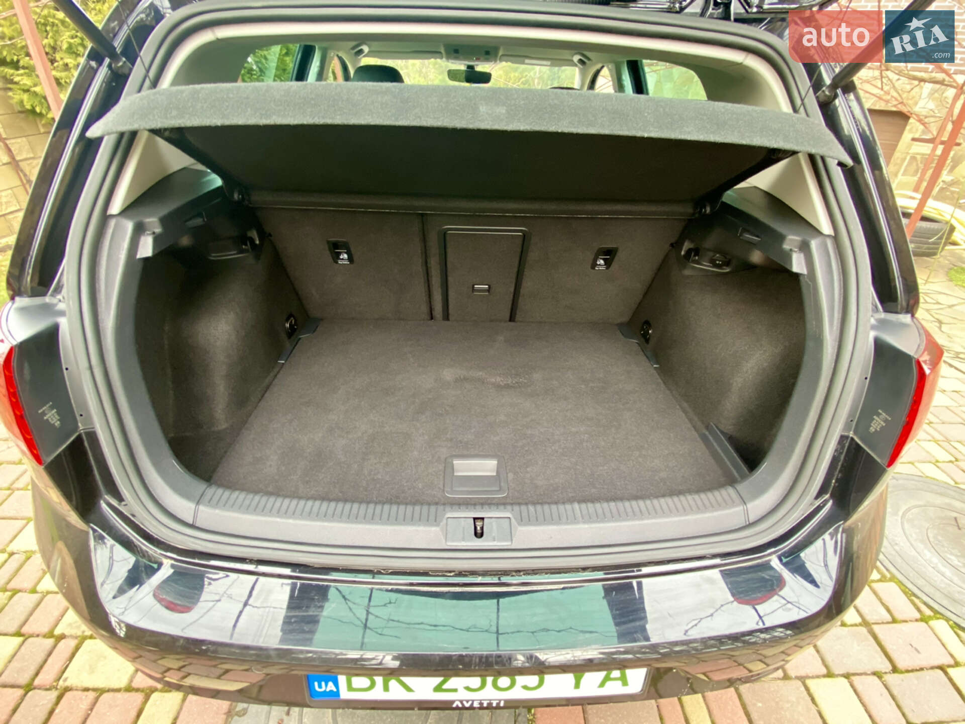 Volkswagen E Golf 2018 VIN WVWZZZAUZJ8910380 фото оголошення 18 з 23