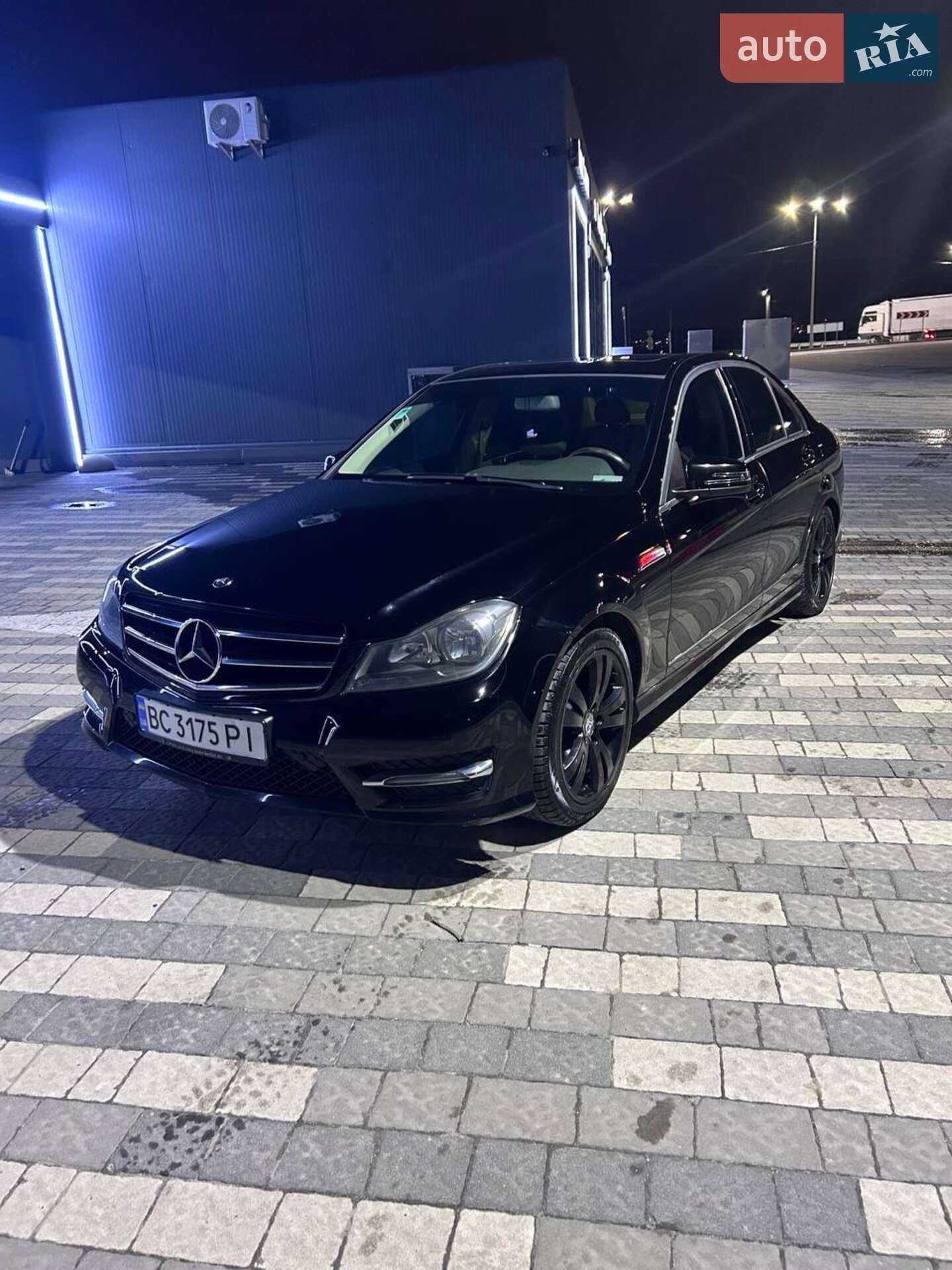 Mercedes-Benz C-Class 2013 VIN WDDGF4HB8ER306169 фото оголошення 5 з 13