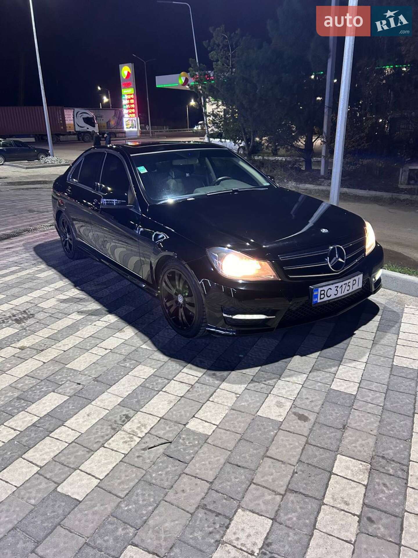 Mercedes-Benz C-Class 2013 VIN WDDGF4HB8ER306169 фото оголошення 9 з 13