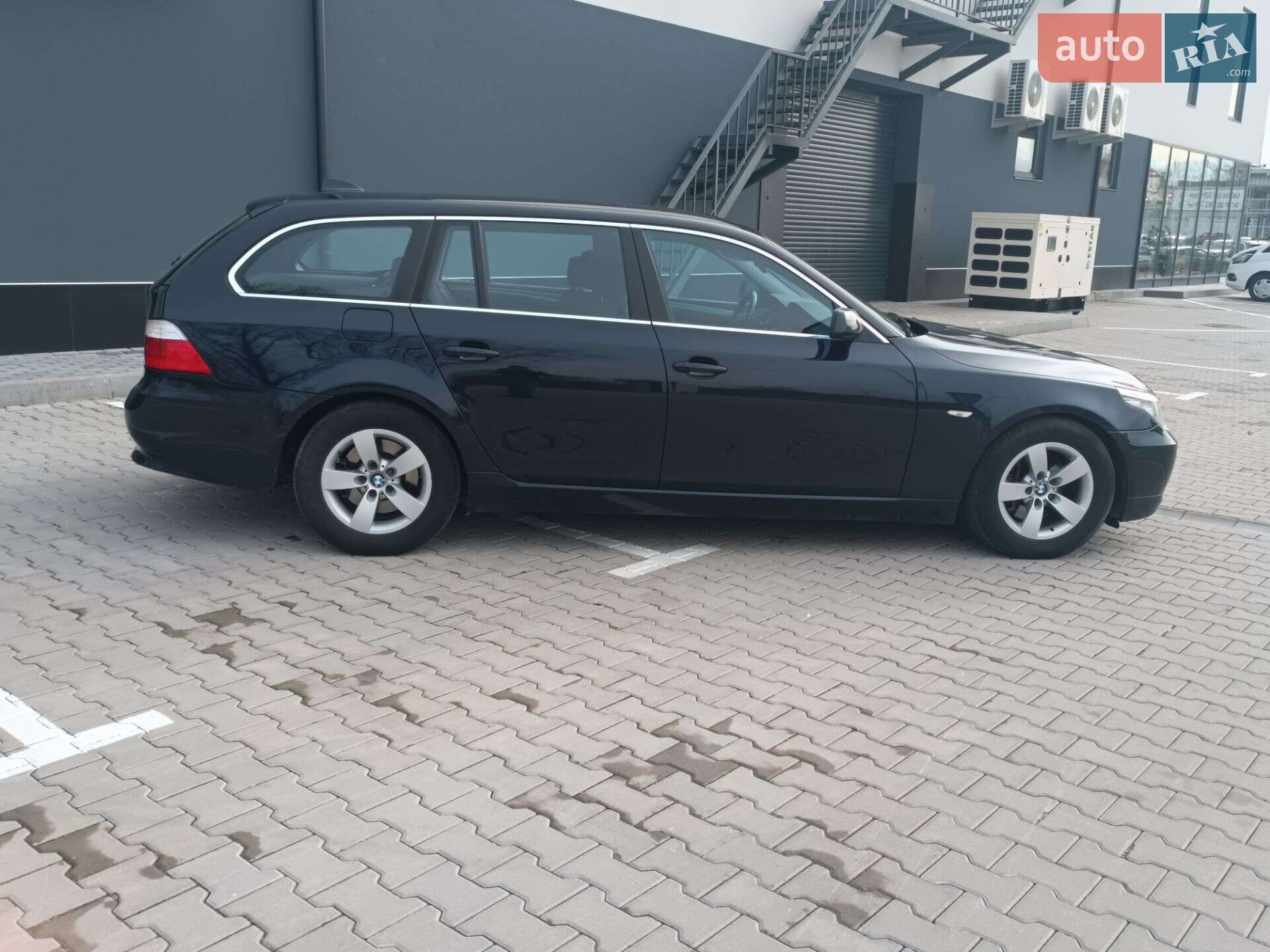 BMW 5 Series 2008 VIN WBAPX31010CX39819 фото оголошення 3 з 18