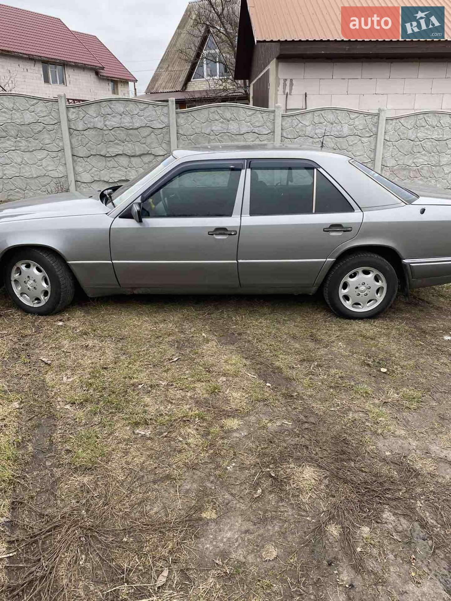 Mercedes-Benz E-Class 1994 VIN WDB1241331C014136 фото оголошення 5 з 12
