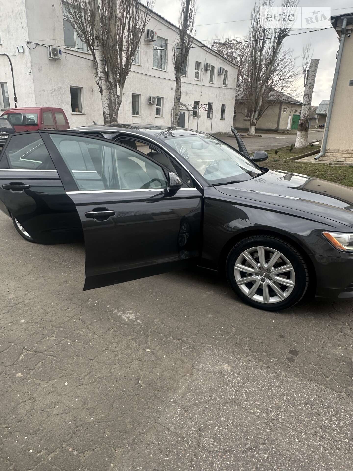 Audi A6 2014 VIN WAUFMAFC9EN119226 фото оголошення 31 з 38