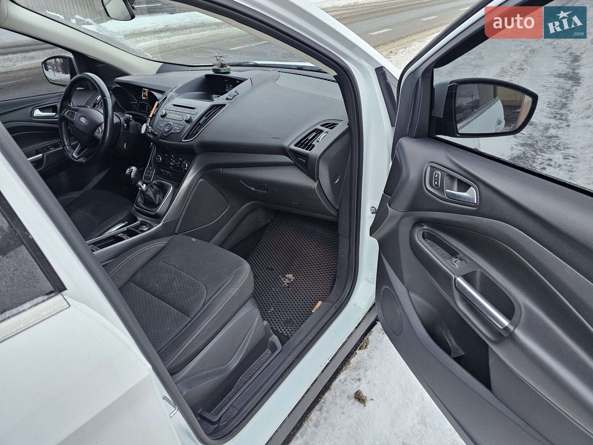 Ford Kuga 2019 VIN WF0AXXWPMAKS03362 фото оголошення 12 з 18