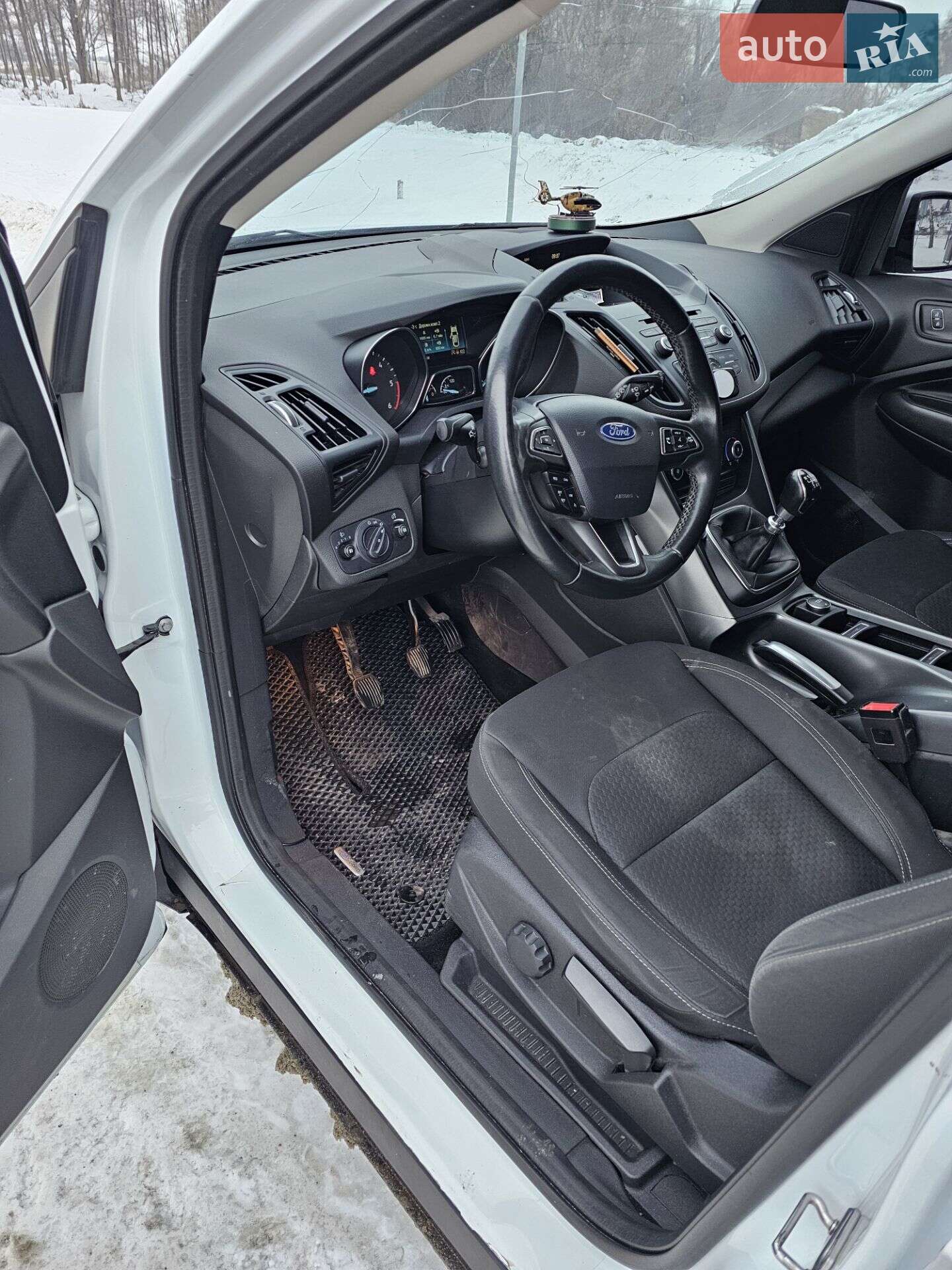 Ford Kuga 2019 VIN WF0AXXWPMAKS03362 фото оголошення 16 з 18