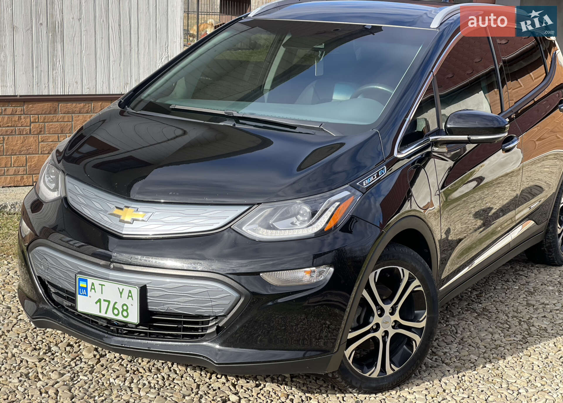 Chevrolet Bolt EV 2017 VIN 1G1FX6S04H4182952 фото оголошення 2 з 46