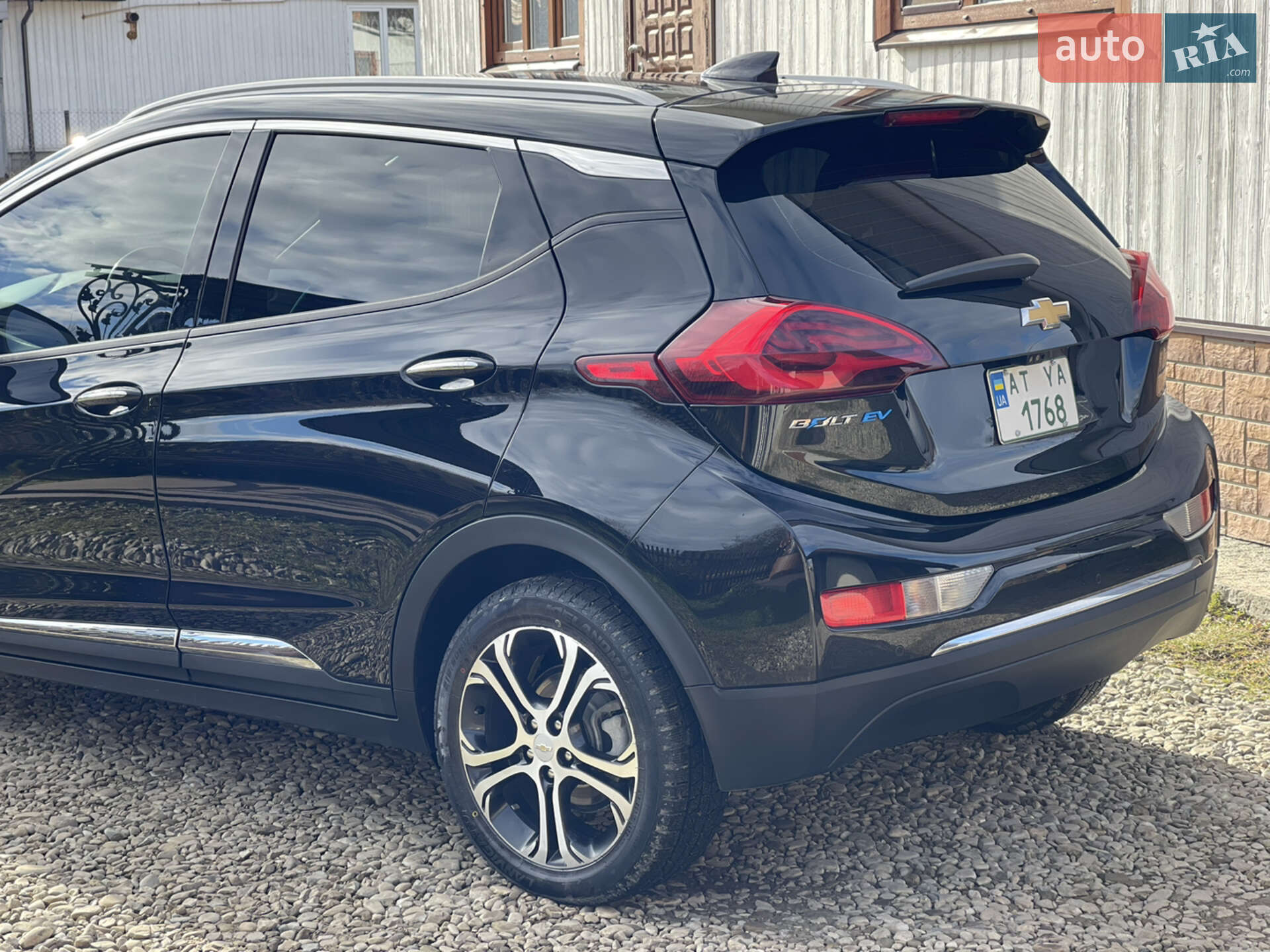 Chevrolet Bolt EV 2017 VIN 1G1FX6S04H4182952 фото оголошення 8 з 46