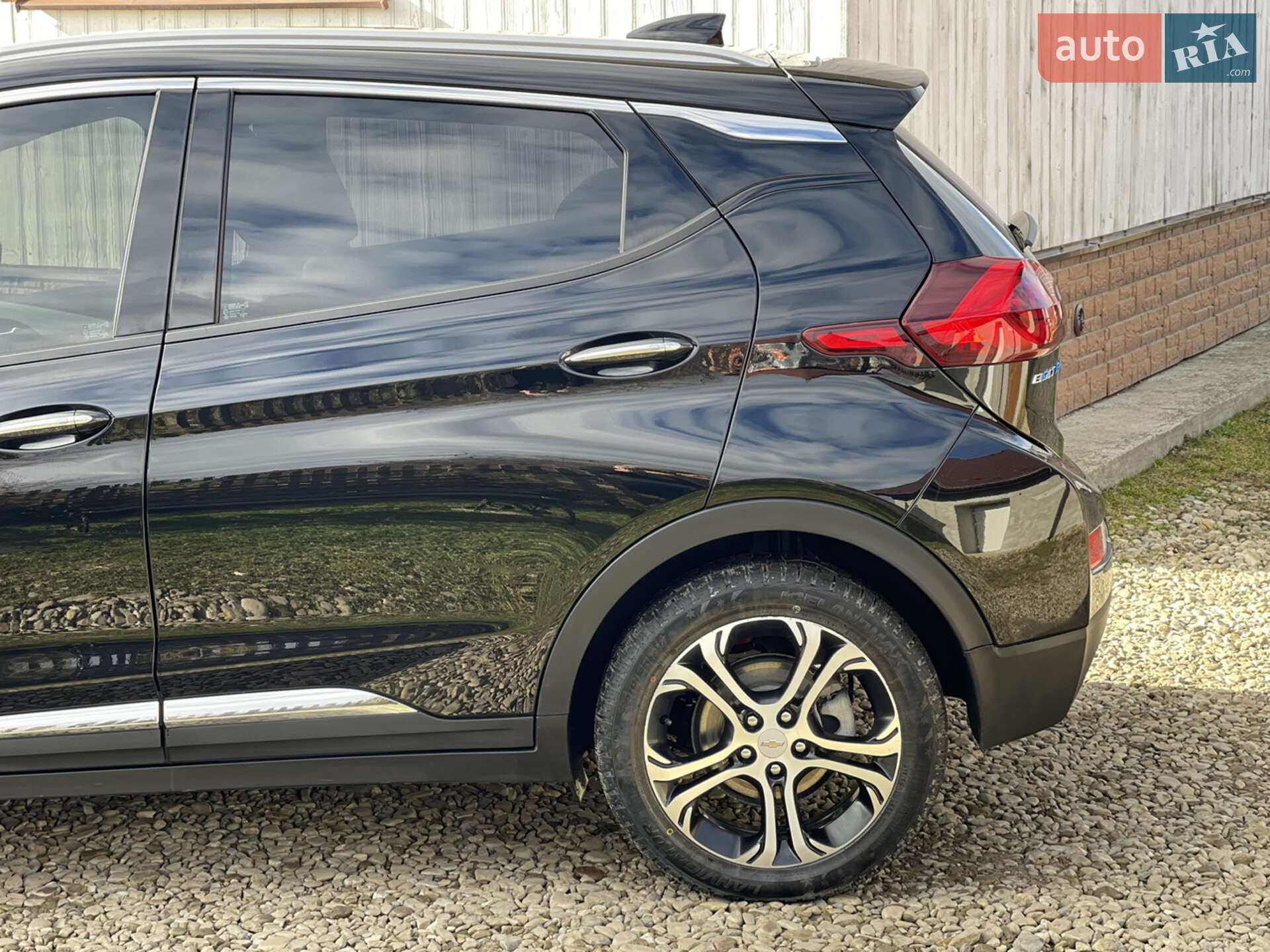 Chevrolet Bolt EV 2017 VIN 1G1FX6S04H4182952 фото оголошення 9 з 46