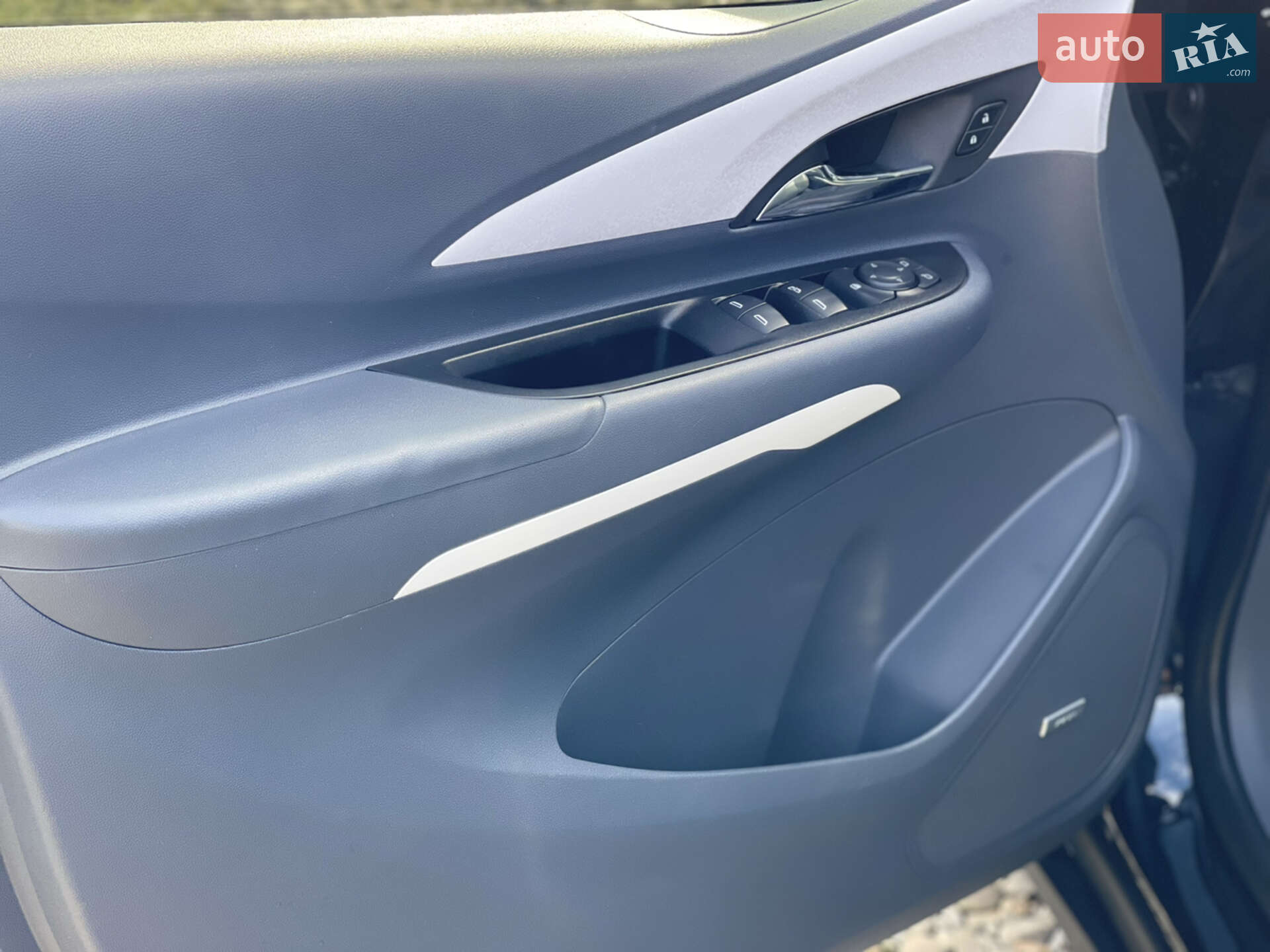 Chevrolet Bolt EV 2017 VIN 1G1FX6S04H4182952 фото оголошення 27 з 46