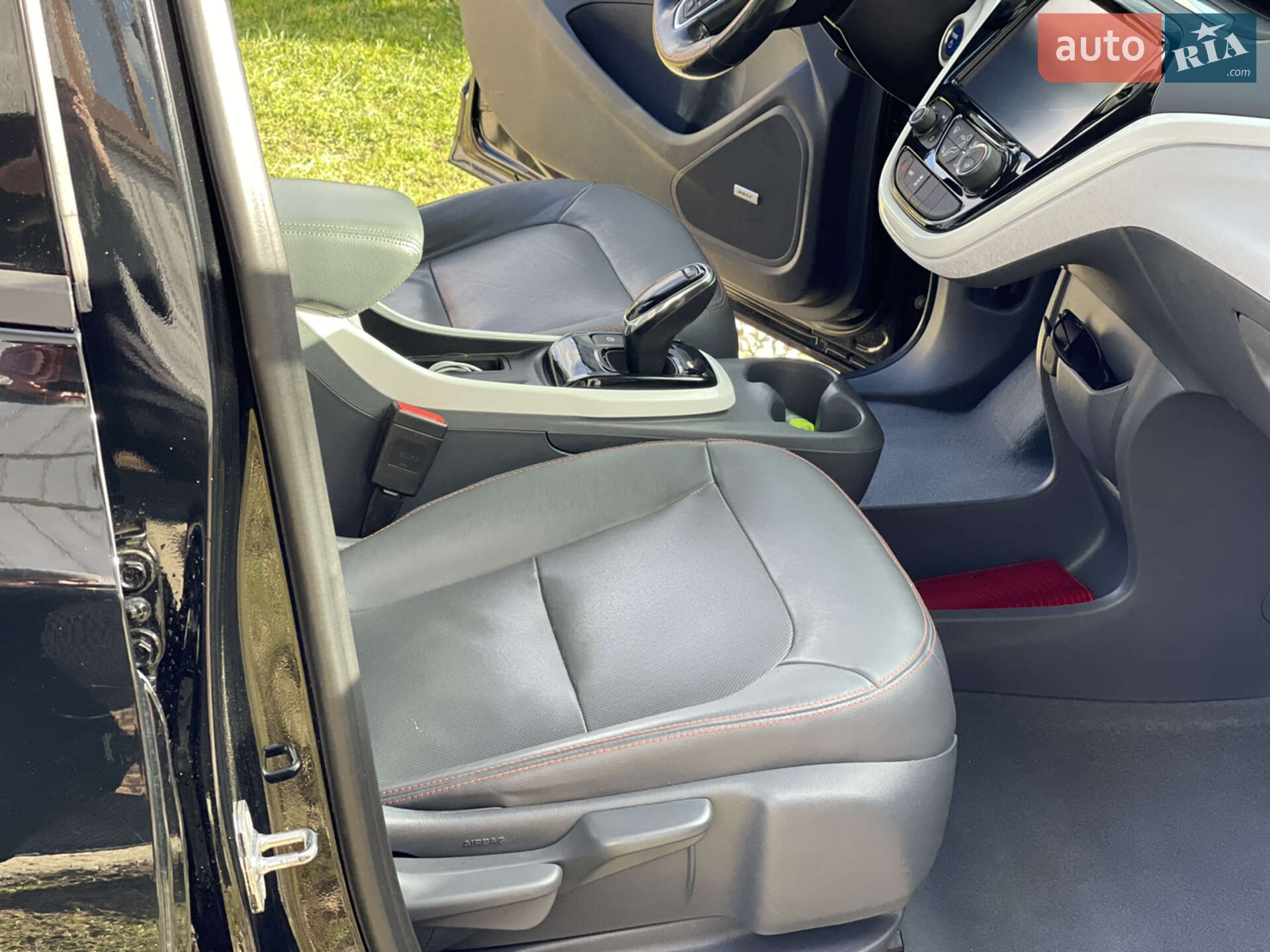 Chevrolet Bolt EV 2017 VIN 1G1FX6S04H4182952 фото оголошення 29 з 46