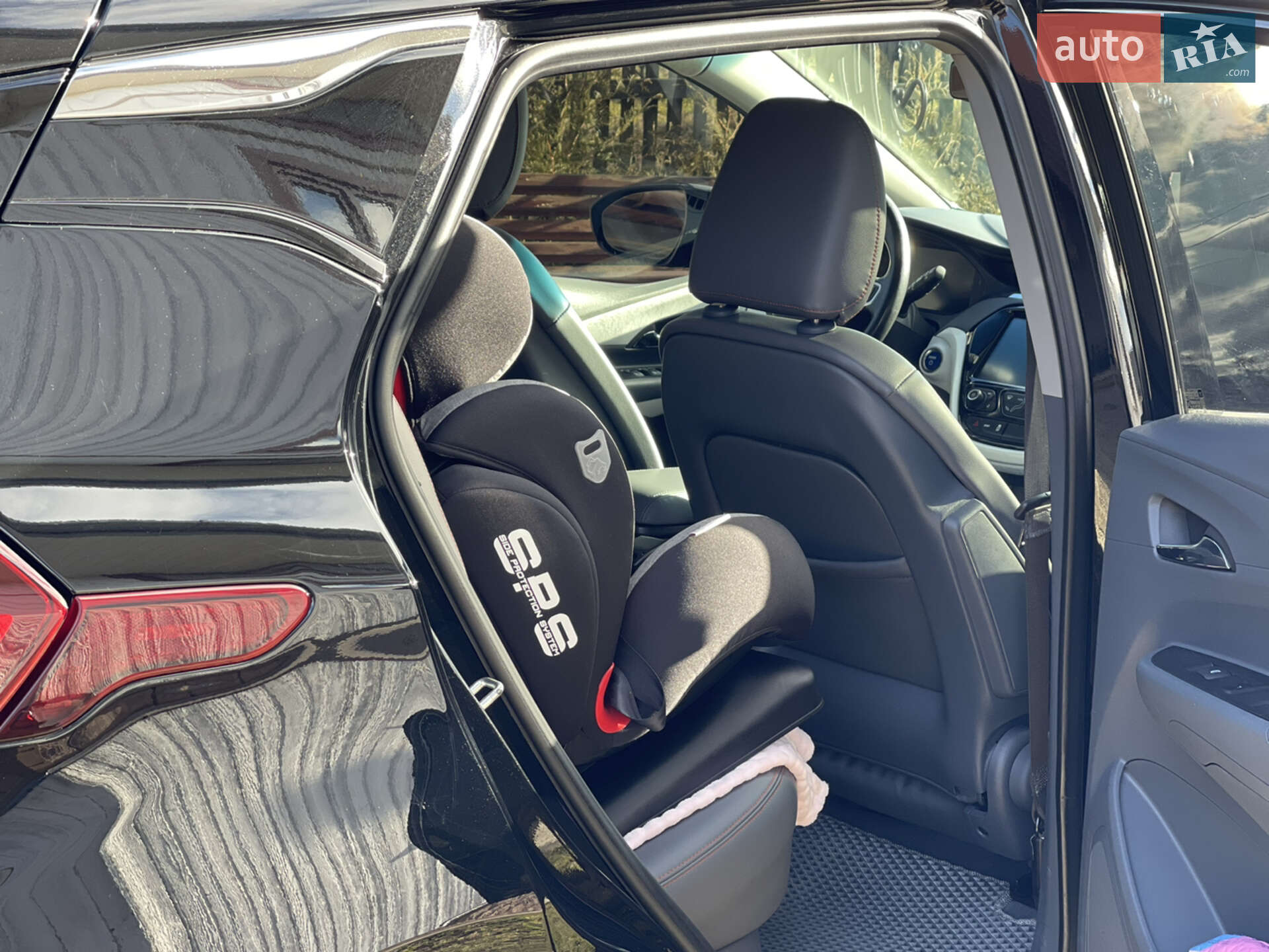 Chevrolet Bolt EV 2017 VIN 1G1FX6S04H4182952 фото оголошення 41 з 46