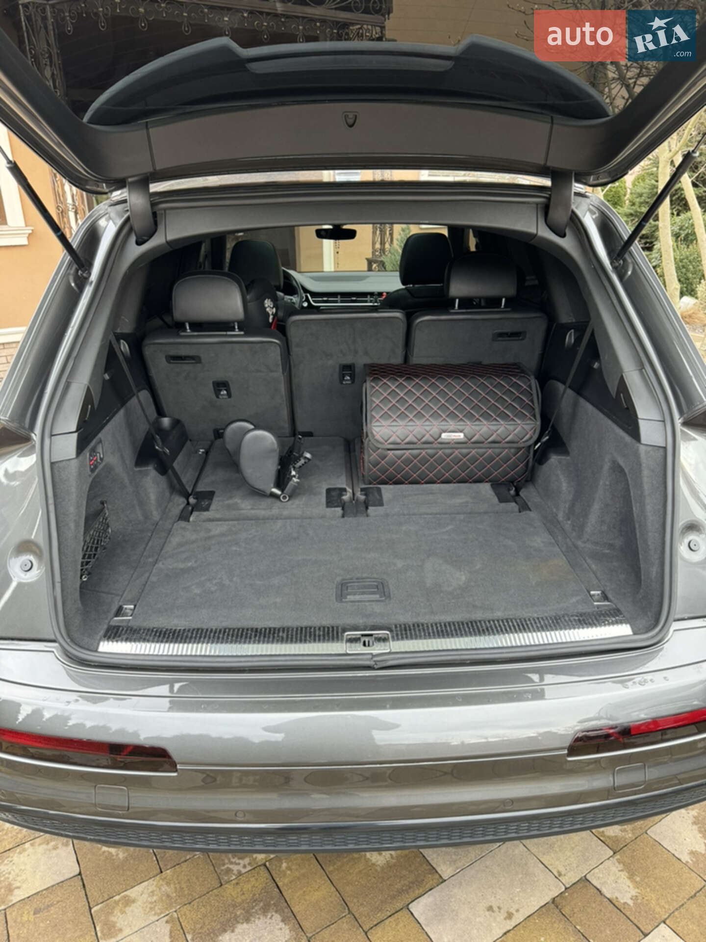 Audi Q7 2019 VIN WA1VAAF70KD049556 фото оголошення 17 з 36