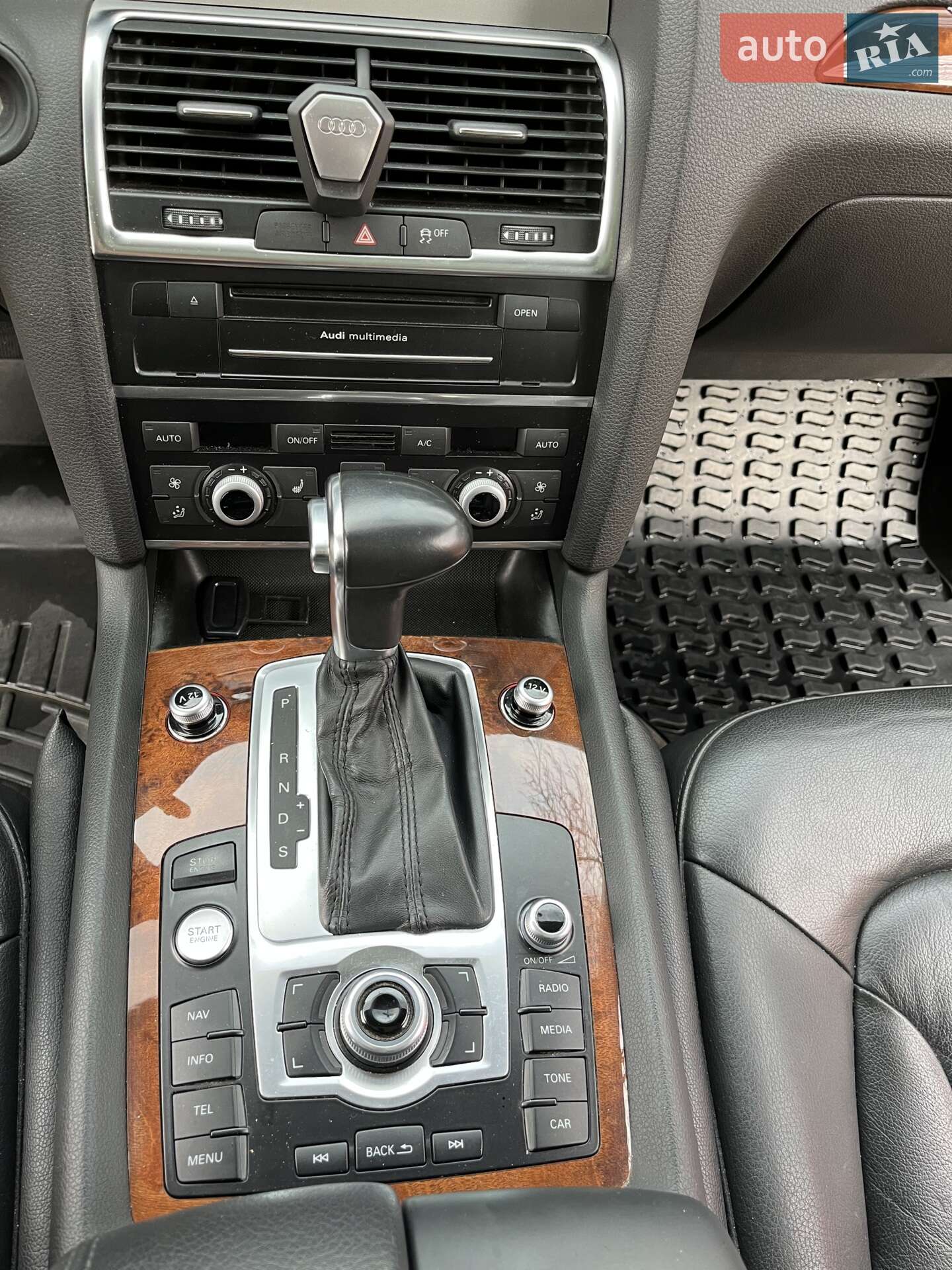 Audi Q7 2014 VIN WA1LMAFE8ED018864 фото оголошення 17 з 27
