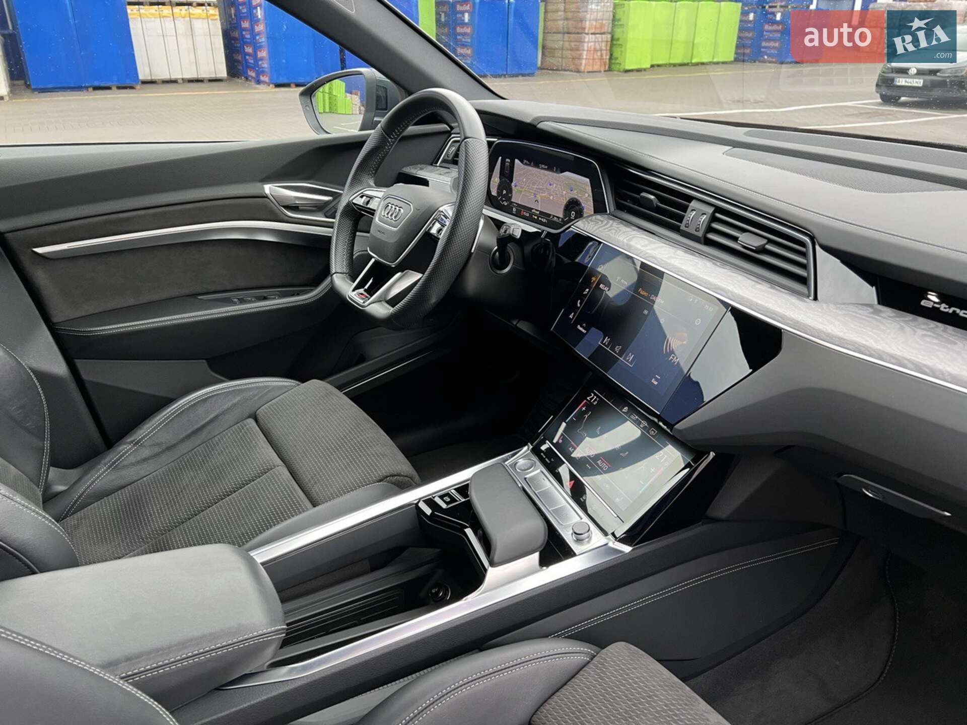 Audi e-tron 2019 VIN WAUZZZGE1LB013588 фото оголошення 9 з 21