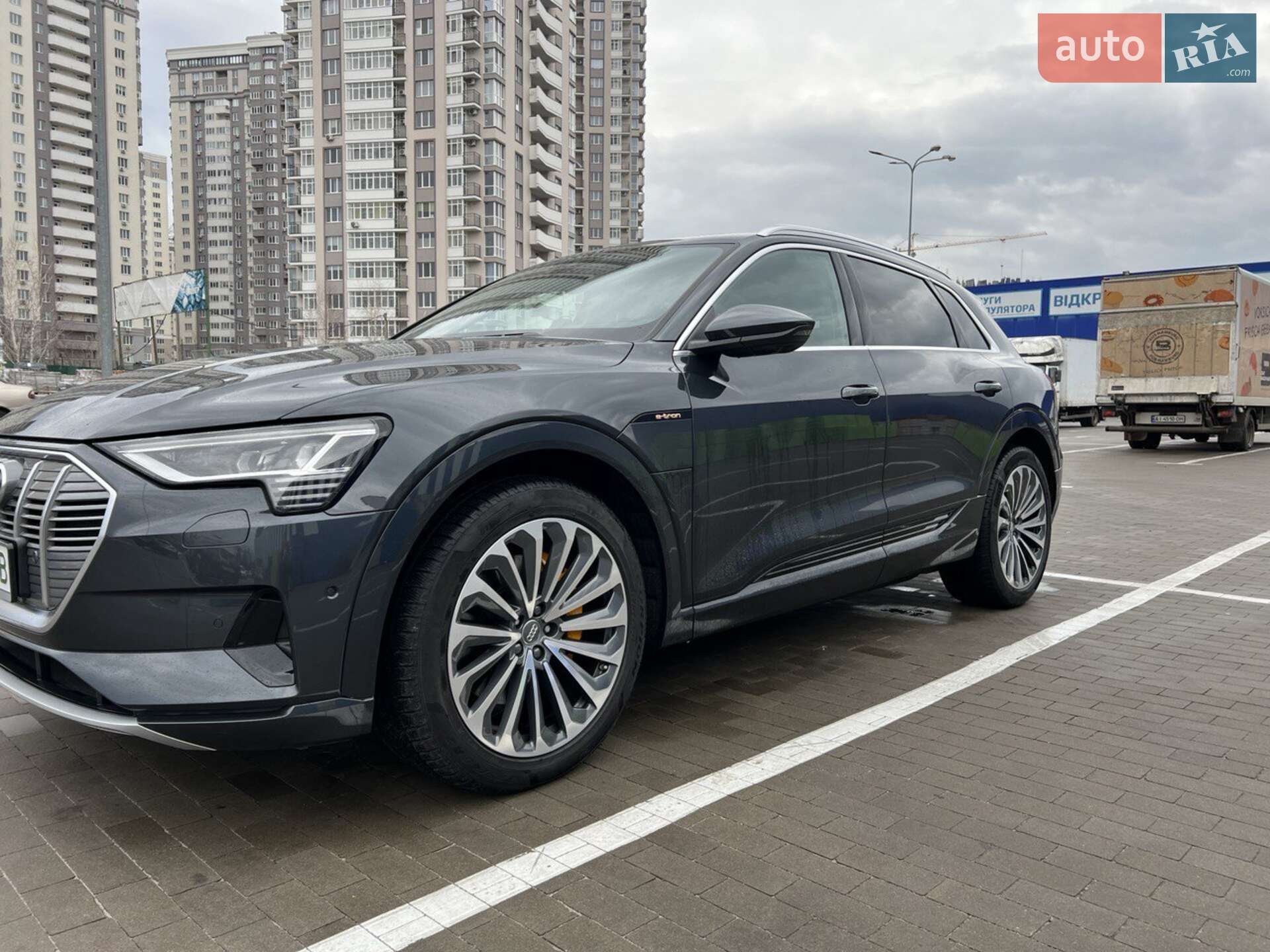Audi e-tron 2019 VIN WAUZZZGE1LB013588 фото оголошення 14 з 21