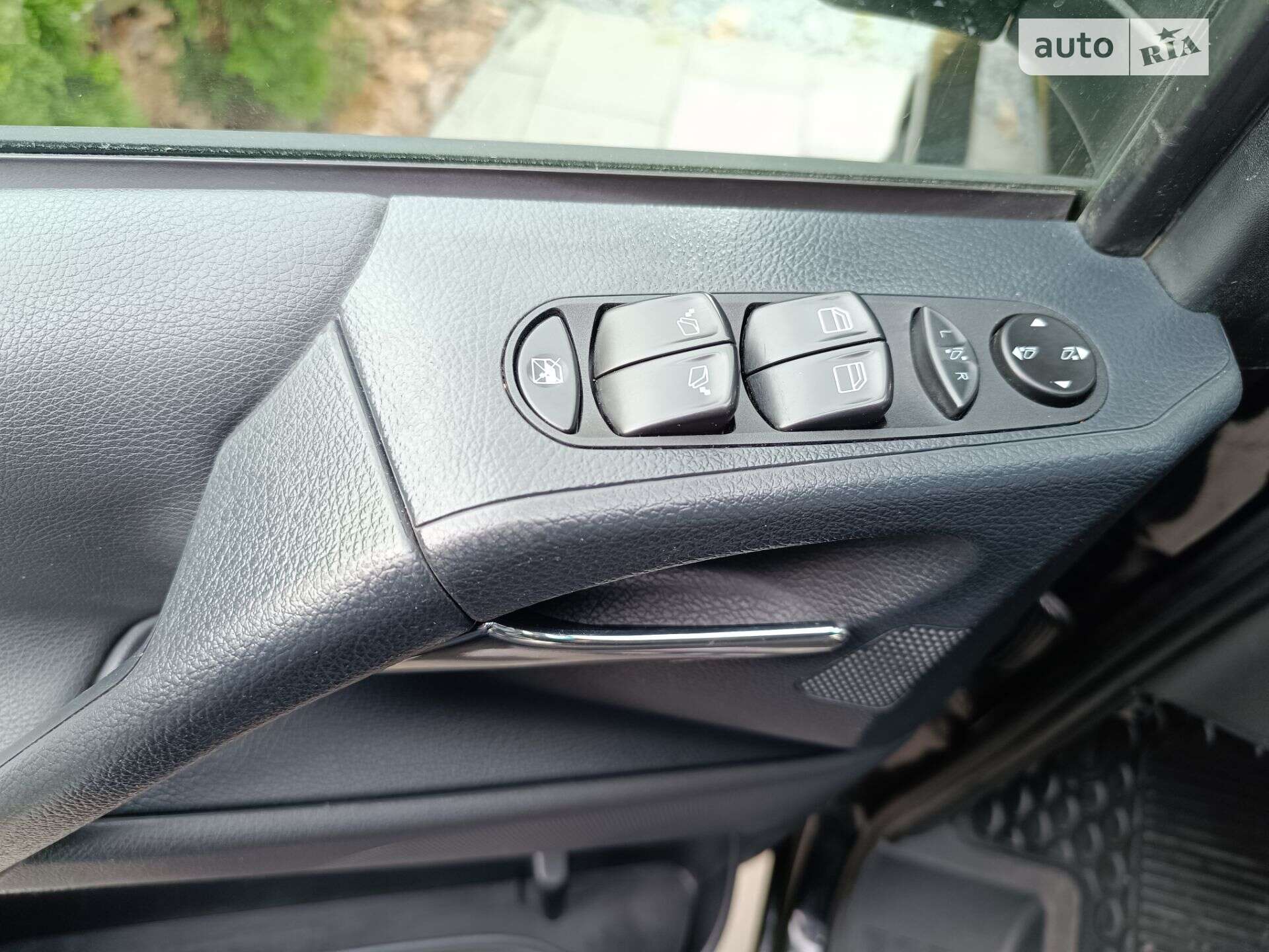 Mercedes-Benz Viano 2012 VIN WDF63981313773202 фото оголошення 48 з 65