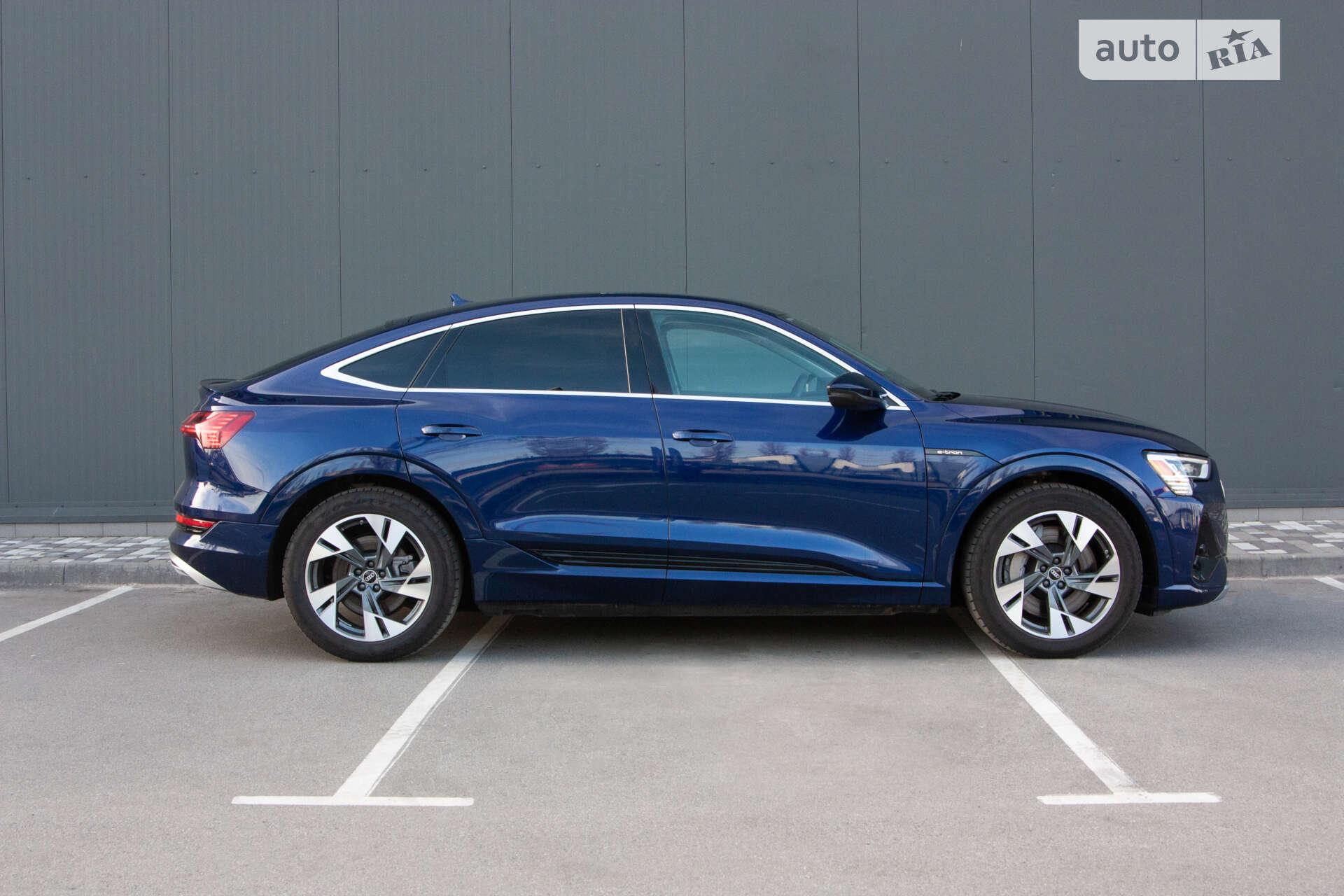 Audi e-tron Sportback 2021 VIN WA11AAGE4NB013171 фото оголошення 4 з 26