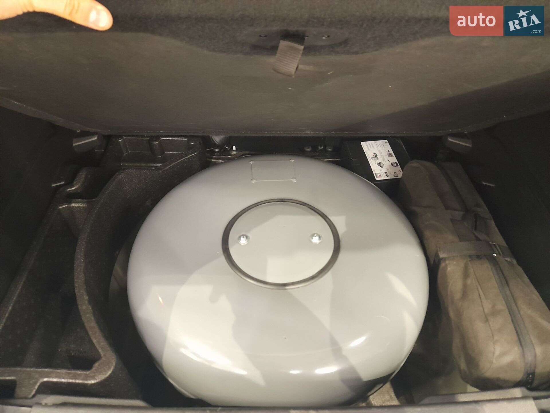 Jeep Renegade 2018 VIN ZACCJABB0JPH75571 фото оголошення 19 з 30