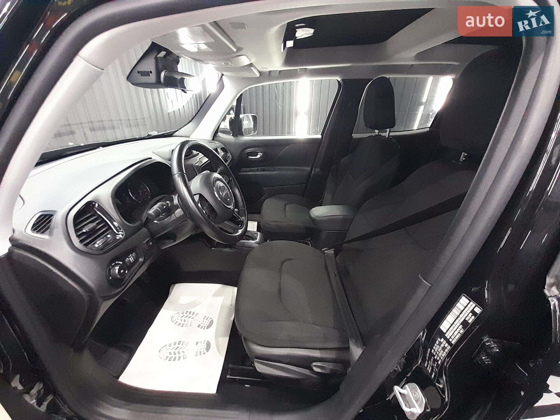 Jeep Renegade 2018 VIN ZACCJABB0JPH75571 фото оголошення 24 з 30