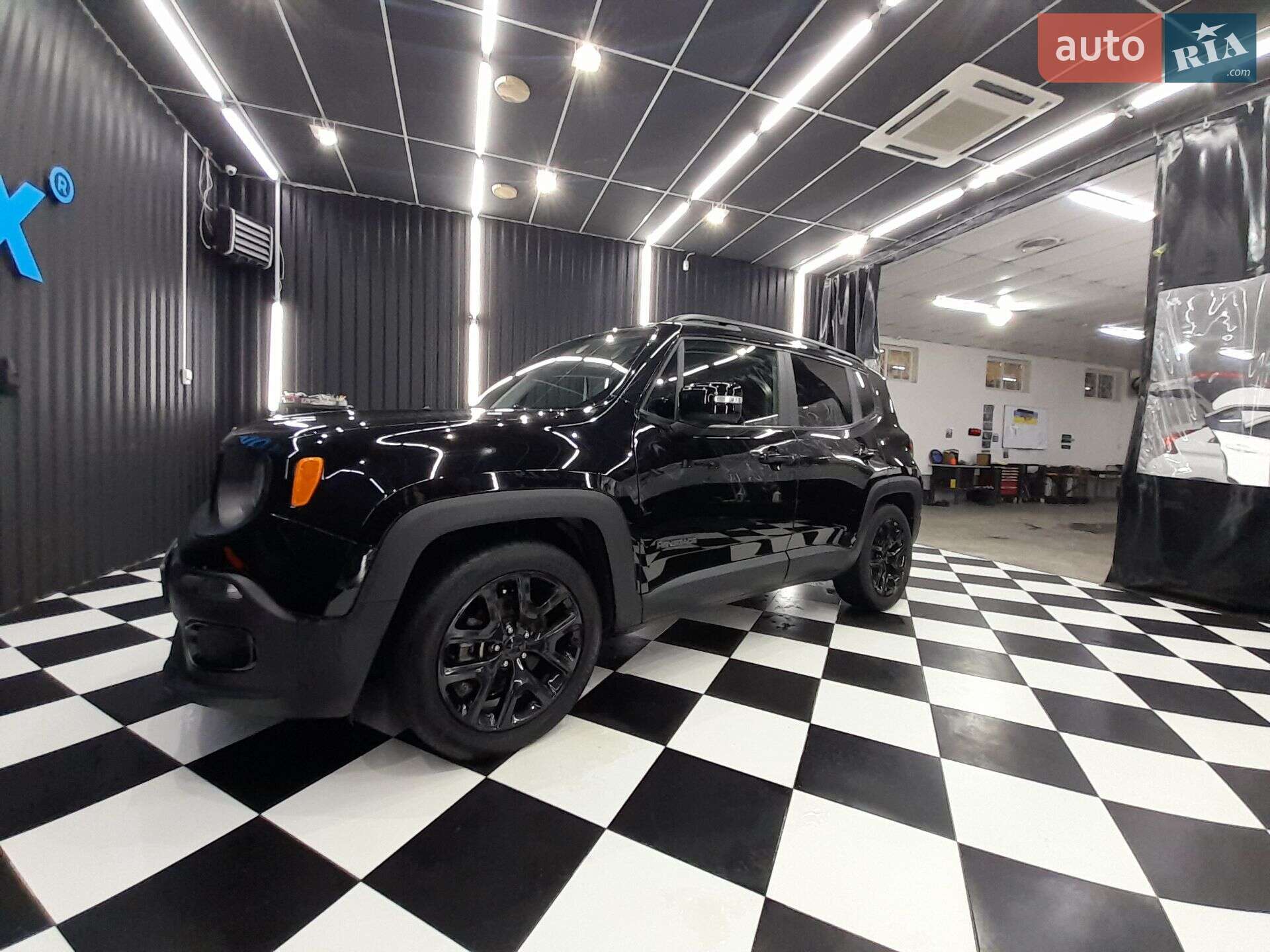 Jeep Renegade 2018 VIN ZACCJABB0JPH75571 фото оголошення 29 з 30