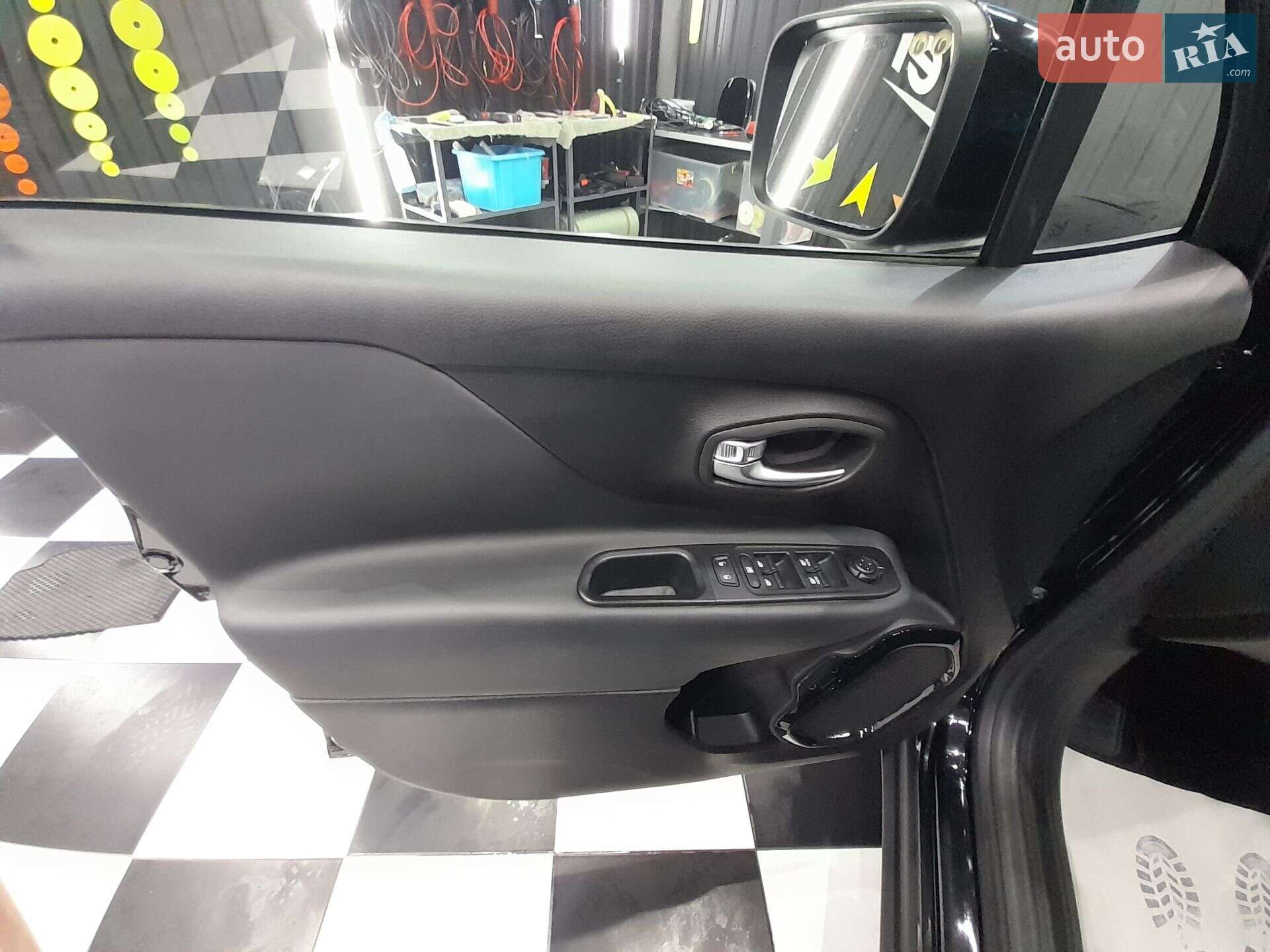 Jeep Renegade 2018 VIN ZACCJABB0JPH75571 фото оголошення 26 з 30