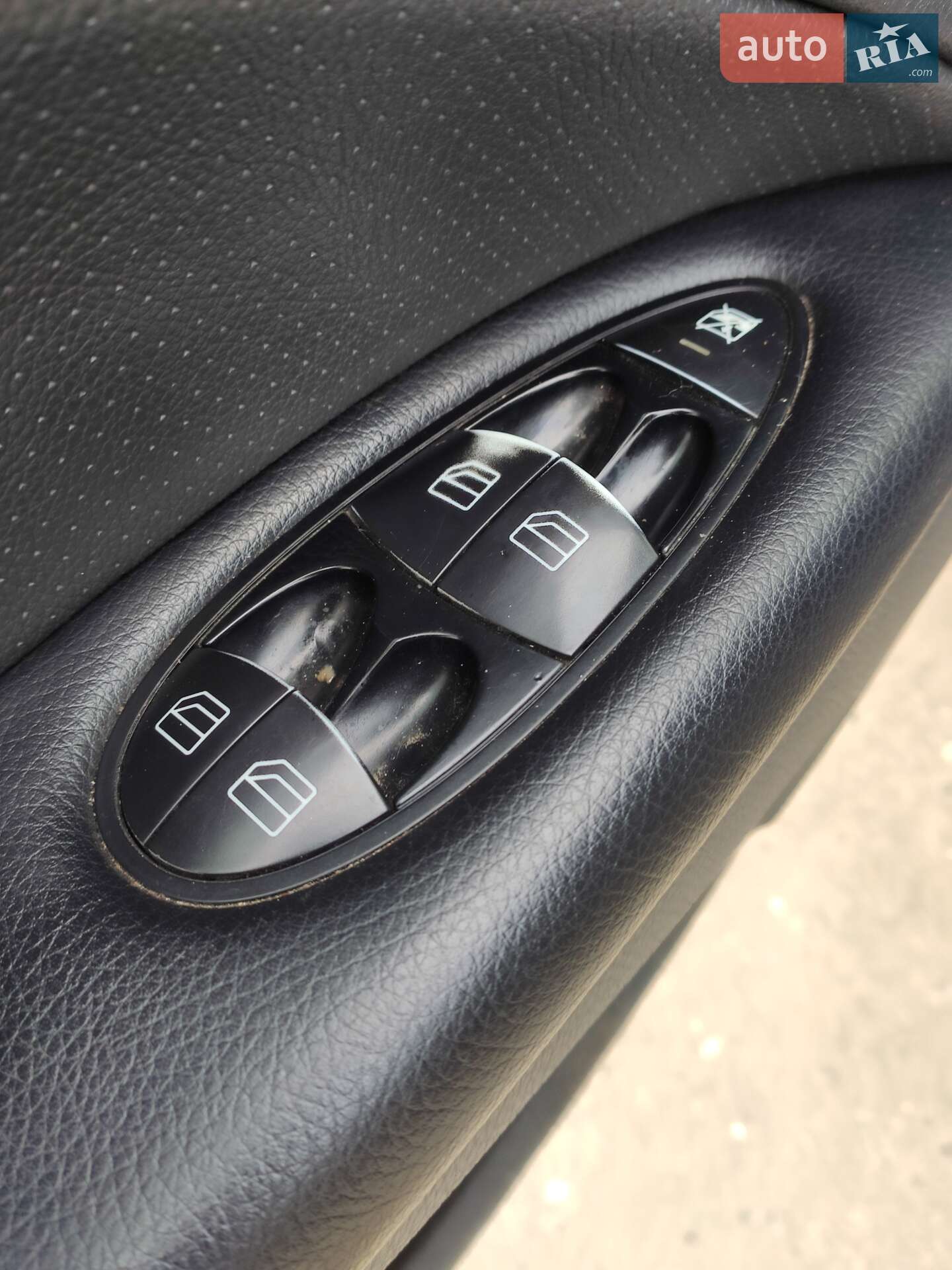 Mercedes-Benz E-Class 2003 VIN WDB2110061A439031 фото оголошення 36 з 51