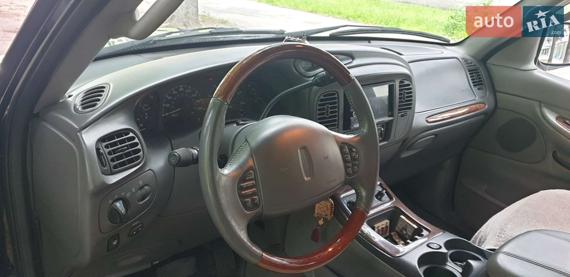 Lincoln Navigator 2001 VIN 5LMFU28A21LJ03856 фото оголошення 16 з 31