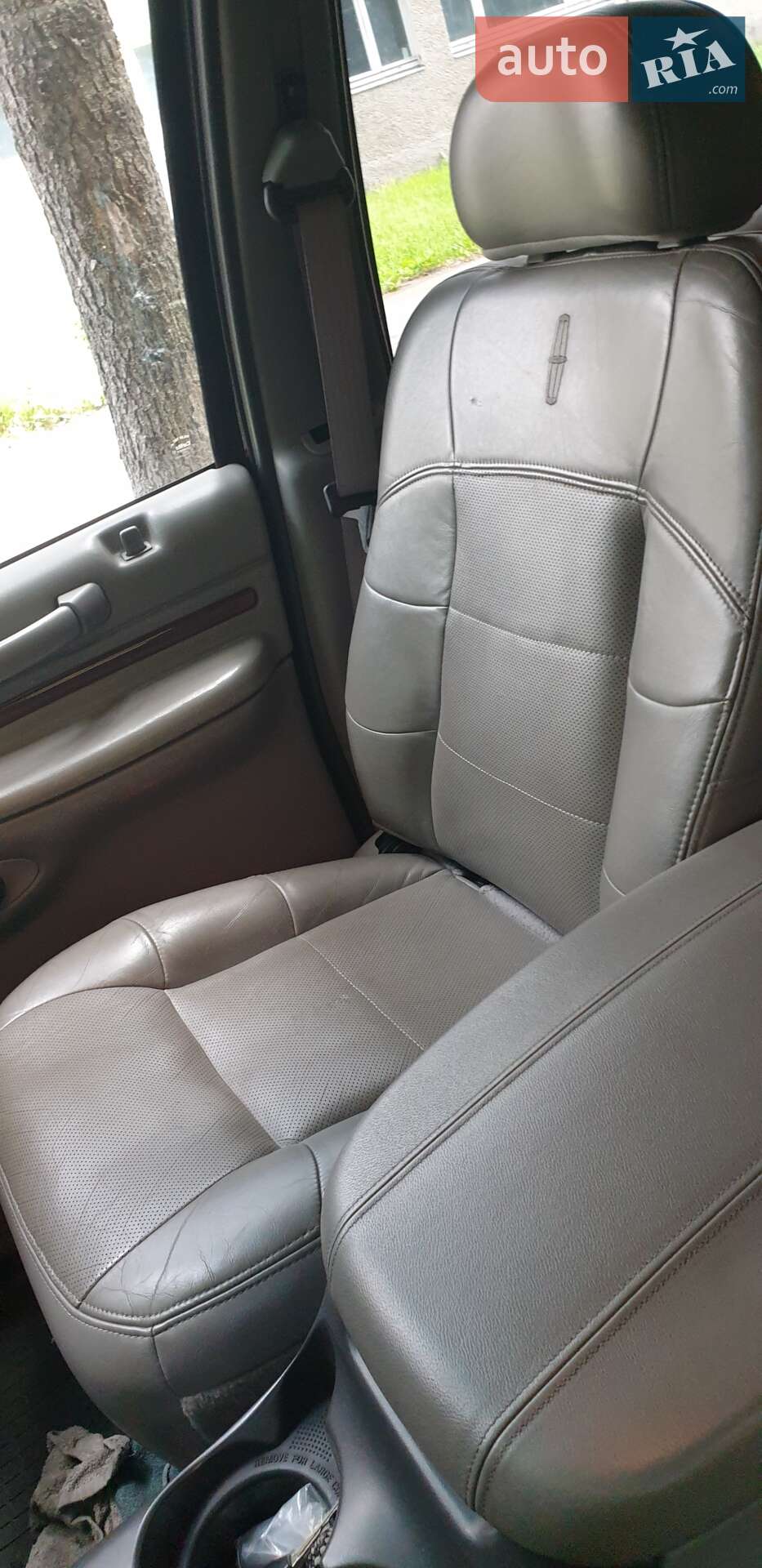 Lincoln Navigator 2001 VIN 5LMFU28A21LJ03856 фото оголошення 21 з 31