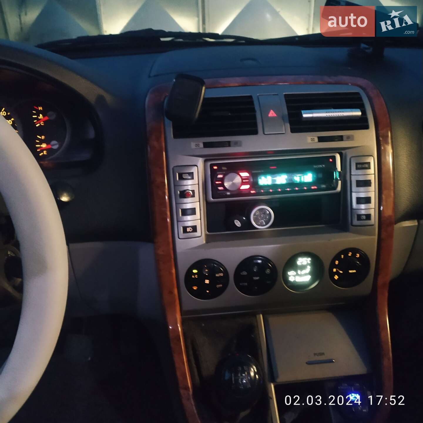 Kia Carnival 2003 VIN KNEUP751246514609 фото оголошення 15 з 22
