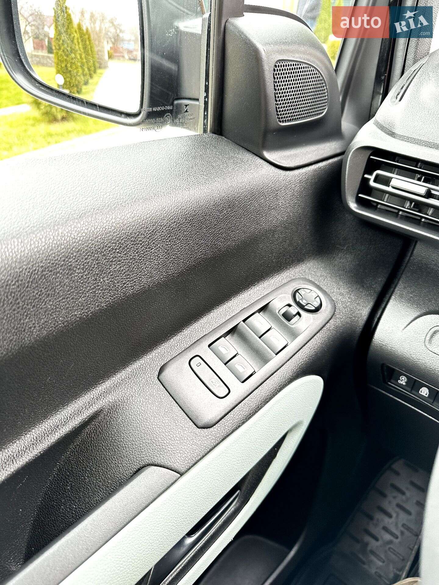 Citroen Berlingo 2019 VIN VR7ECYHZJKJ656868 фото оголошення 26 з 27