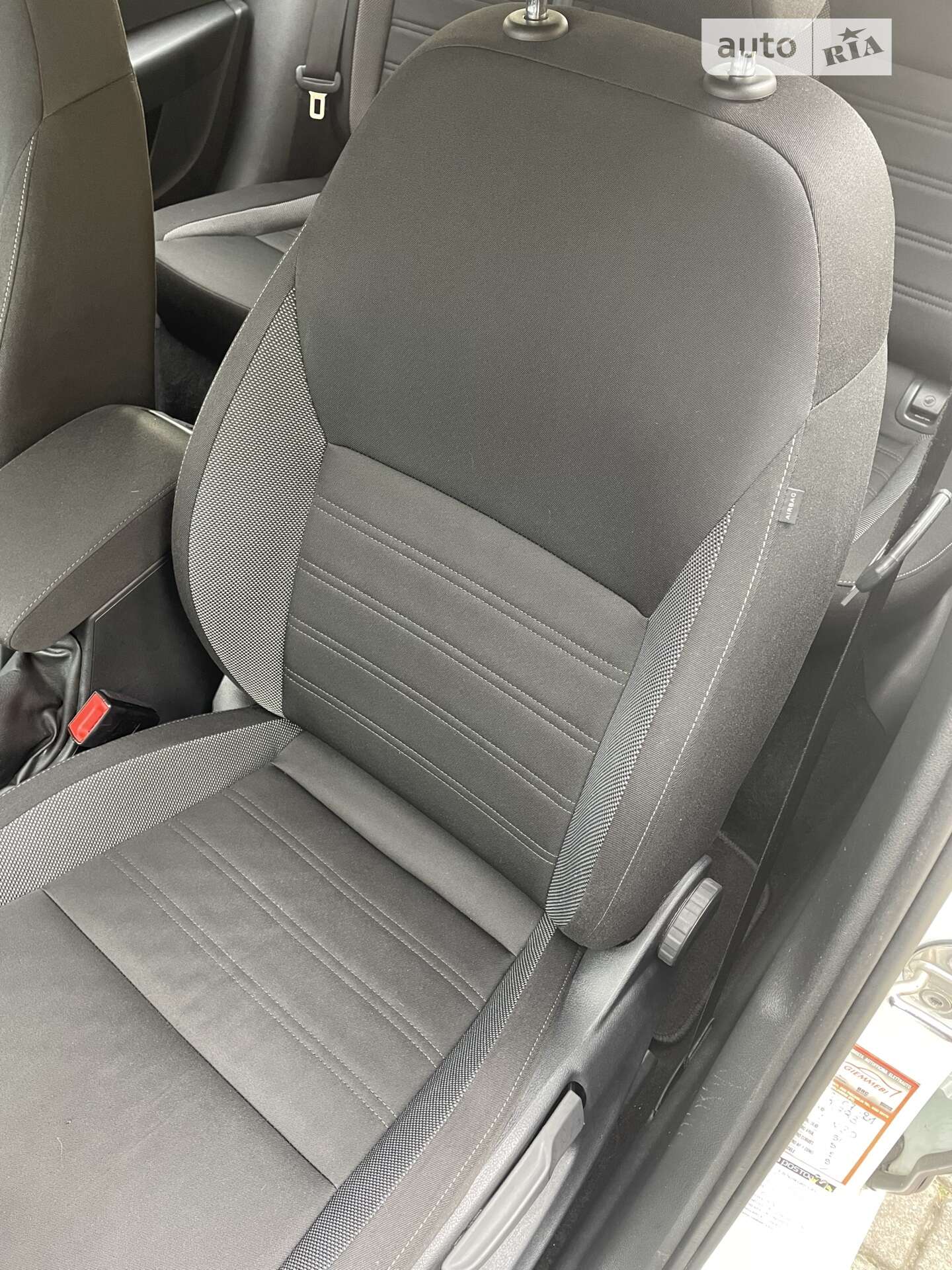 Skoda Octavia 2019 VIN TMBJG7NE9K0184239 фото оголошення 14 з 34