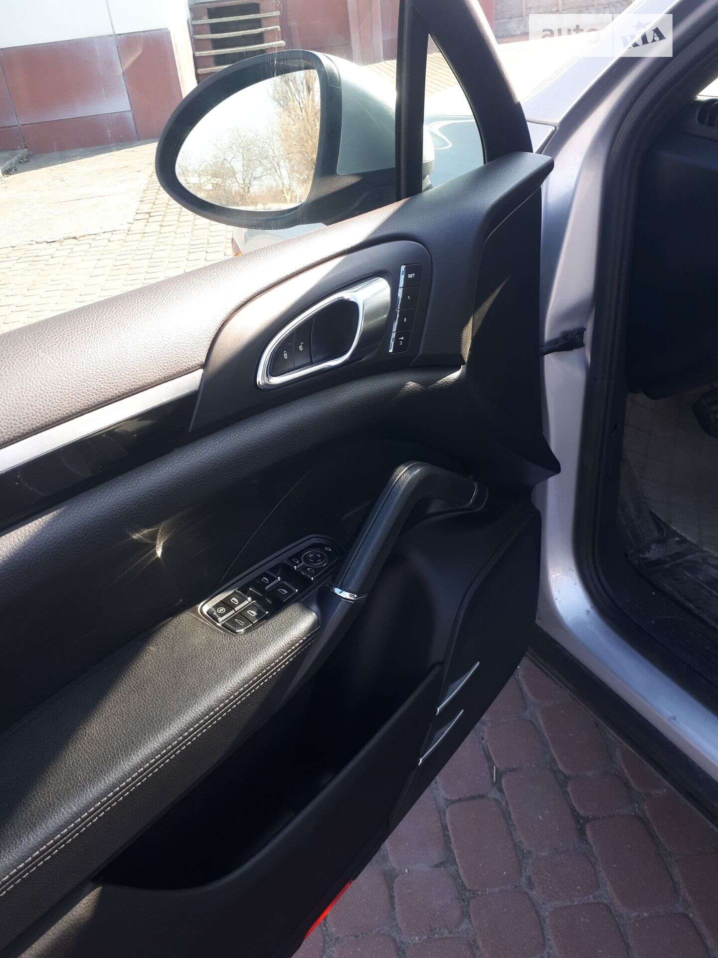 Porsche Cayenne 2012 VIN WP1AF2A27DLA26001 фото оголошення 2 з 40