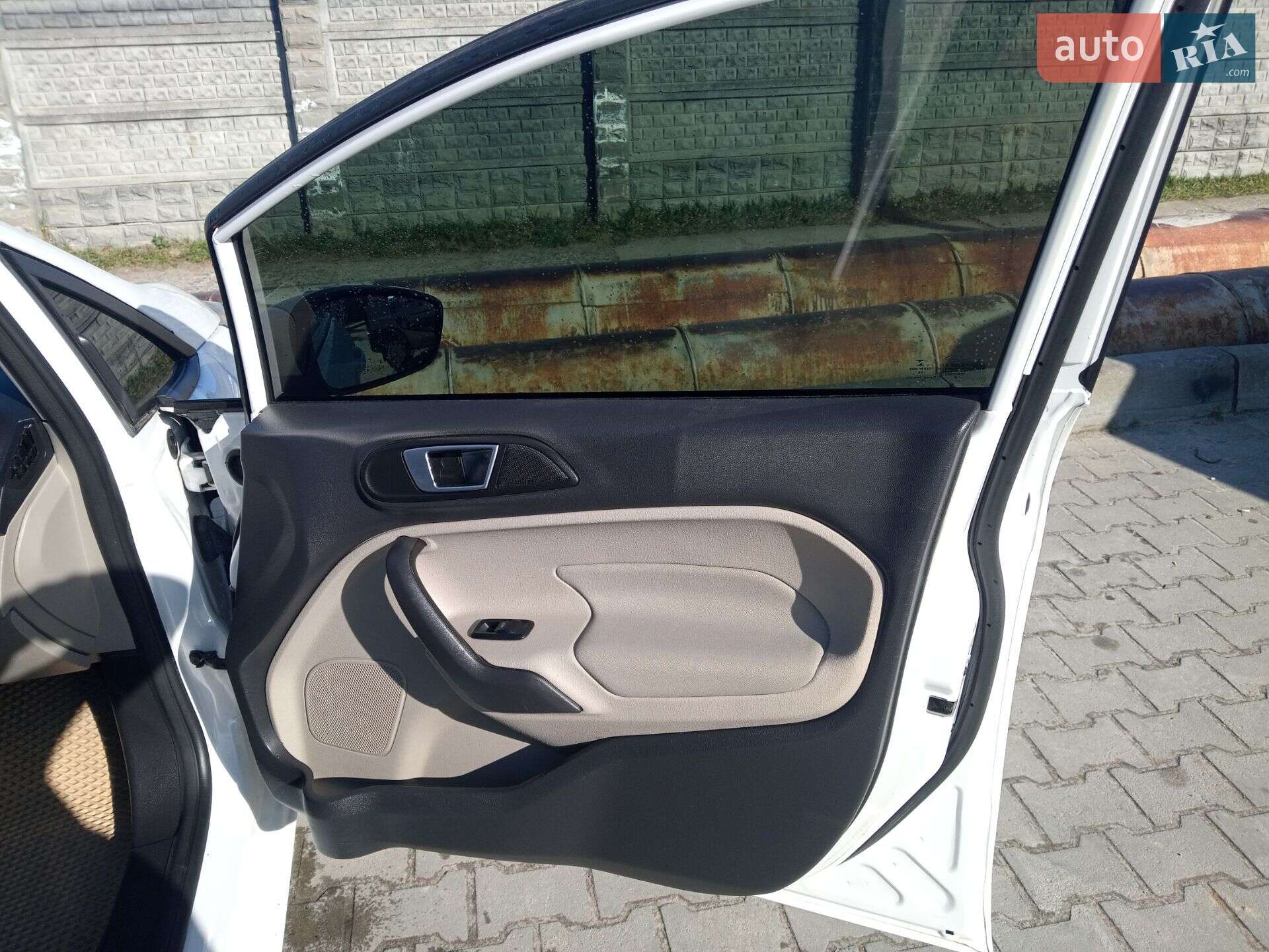 Ford Fiesta 2016 VIN 3FADP4BJXGM185049 фото оголошення 4 з 18