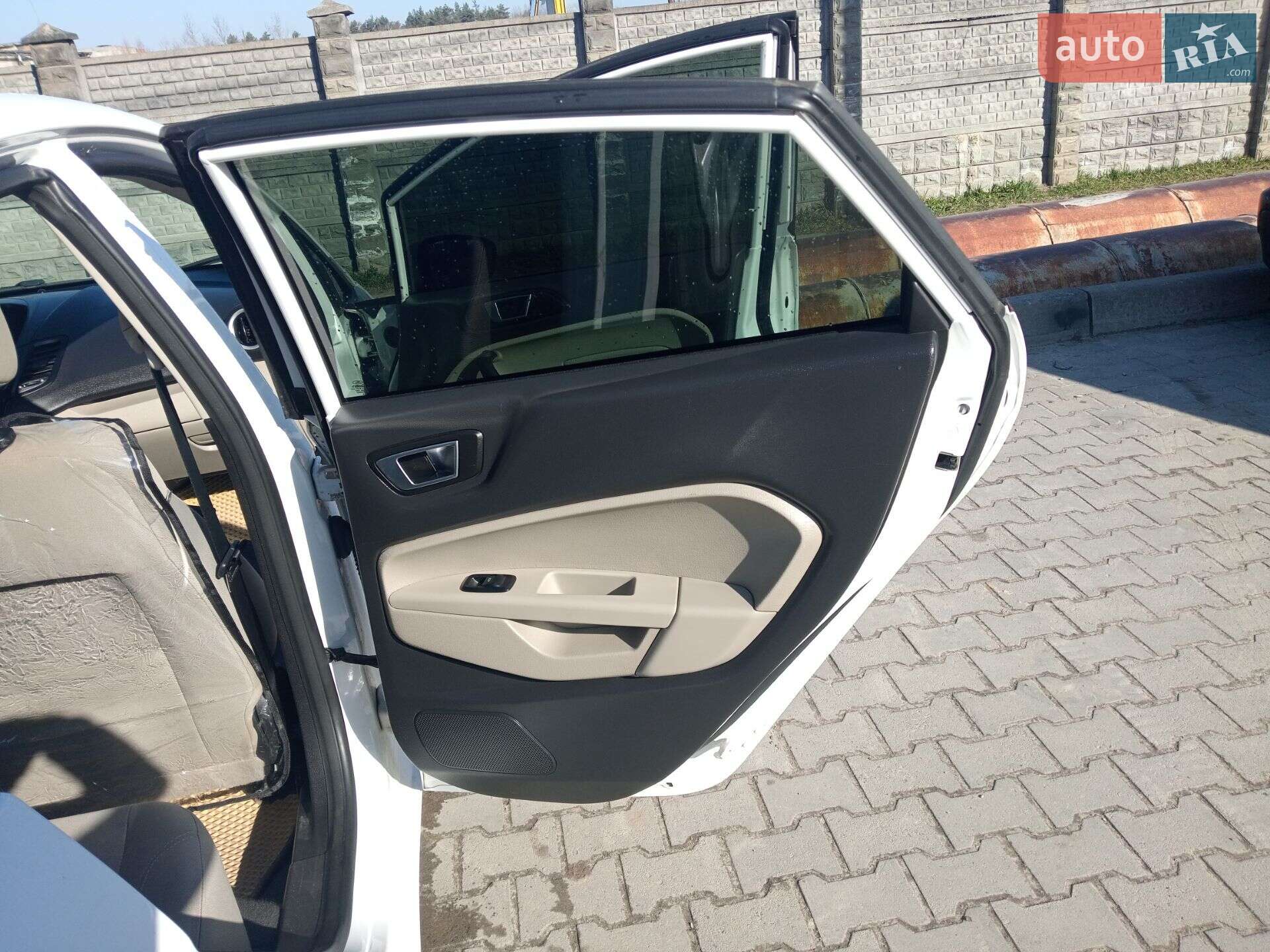 Ford Fiesta 2016 VIN 3FADP4BJXGM185049 фото оголошення 5 з 18
