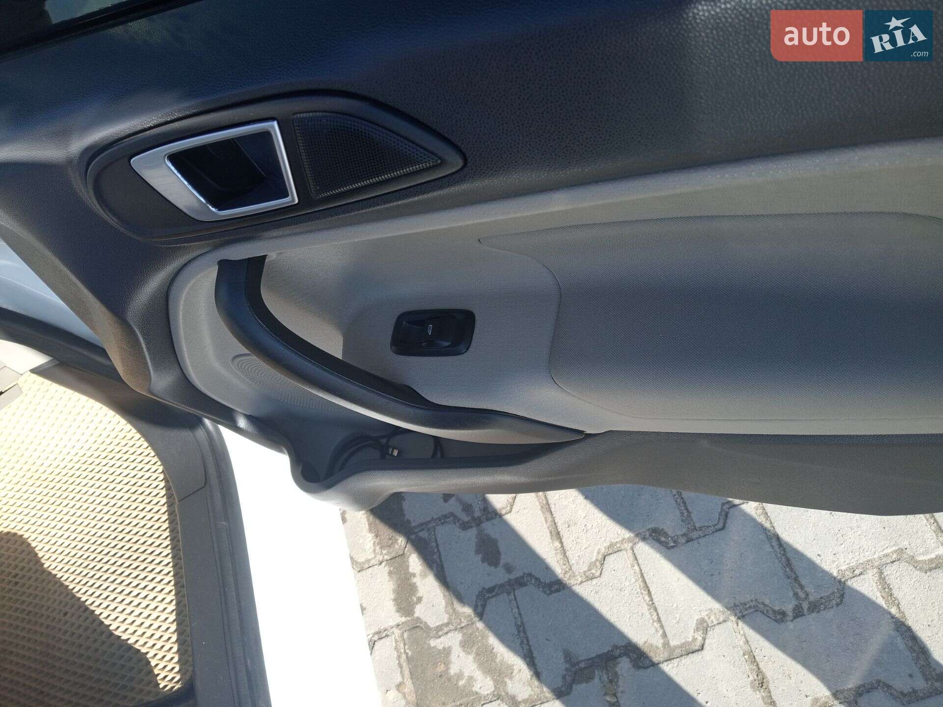 Ford Fiesta 2016 VIN 3FADP4BJXGM185049 фото оголошення 6 з 18
