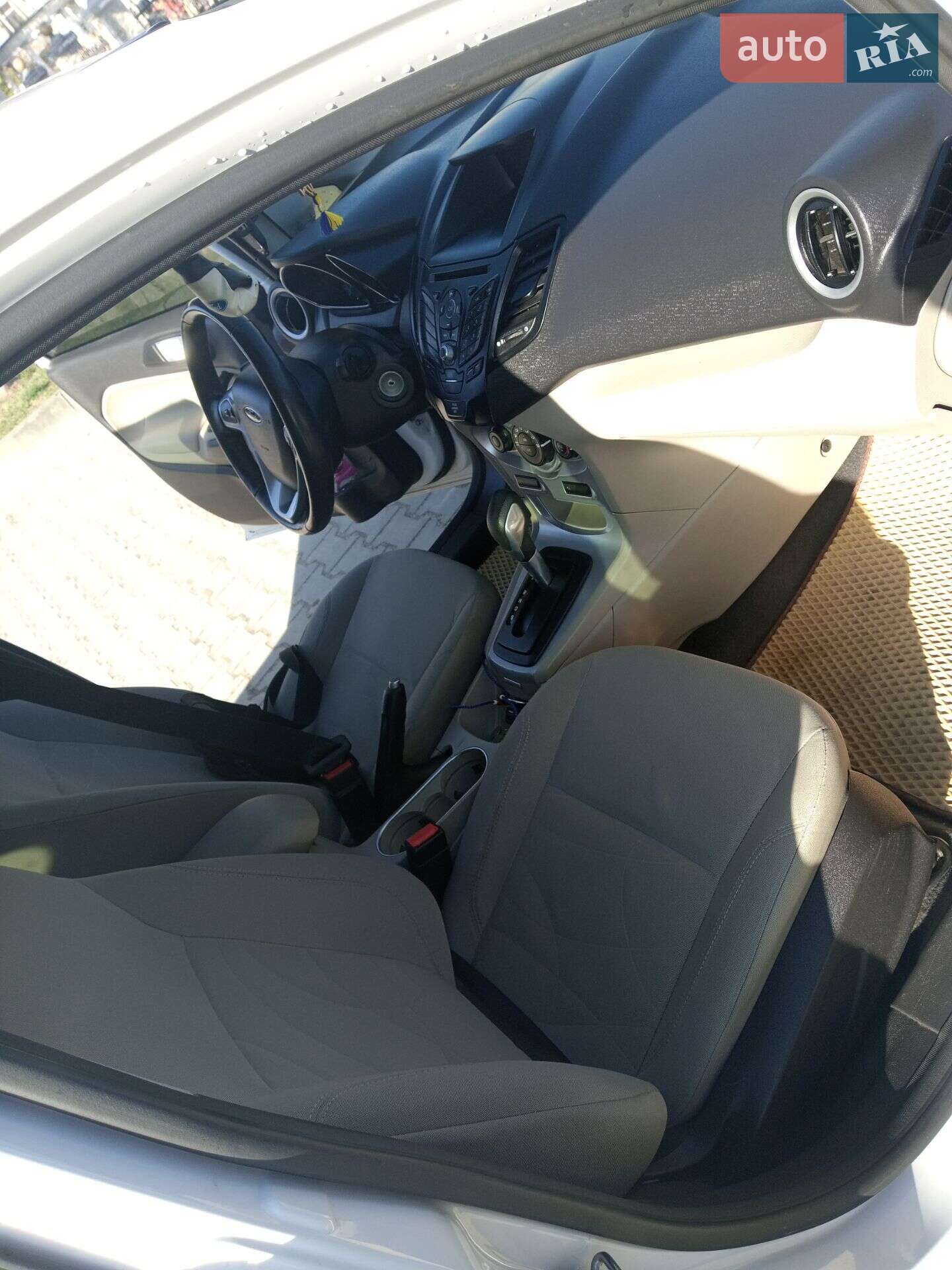 Ford Fiesta 2016 VIN 3FADP4BJXGM185049 фото оголошення 9 з 18