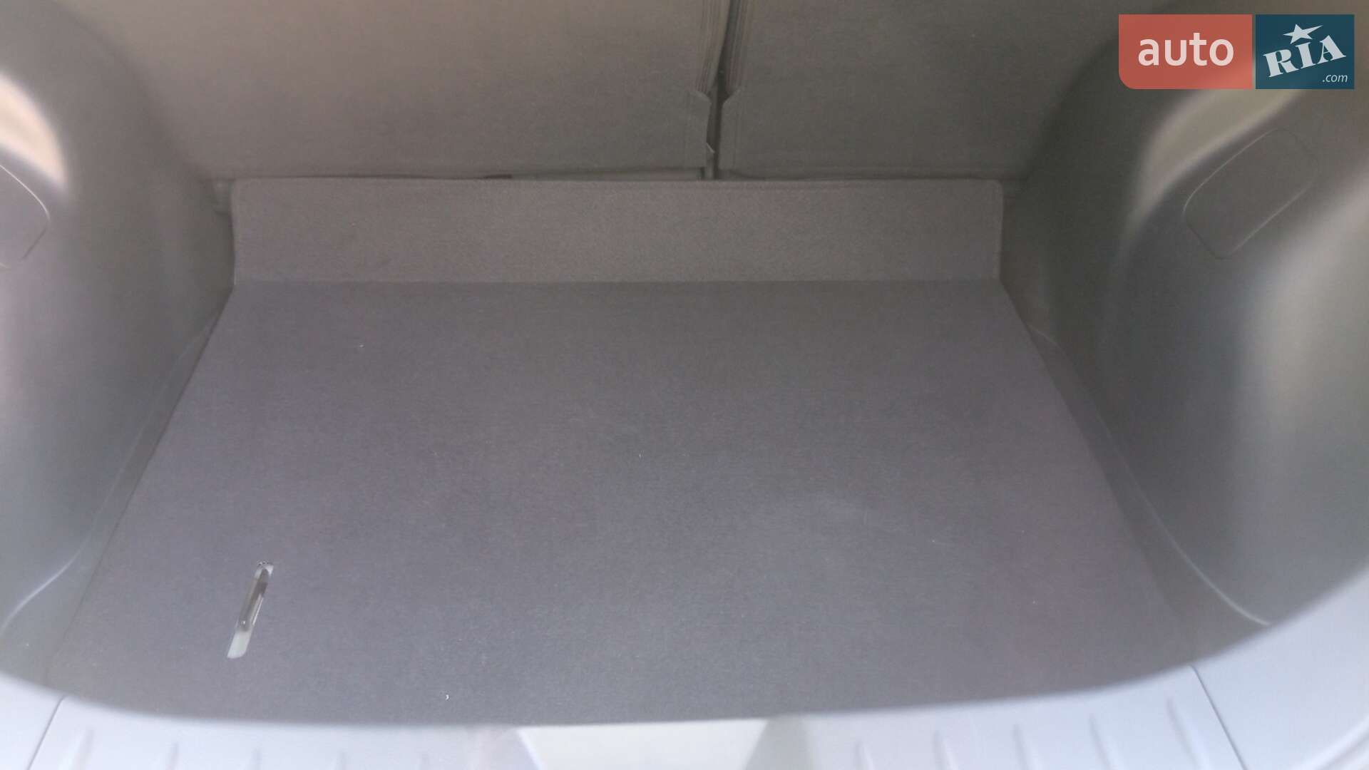 NISSAN LEAF 2019 VIN 1N4BZ1CP8KC319490 фото оголошення 16 з 32