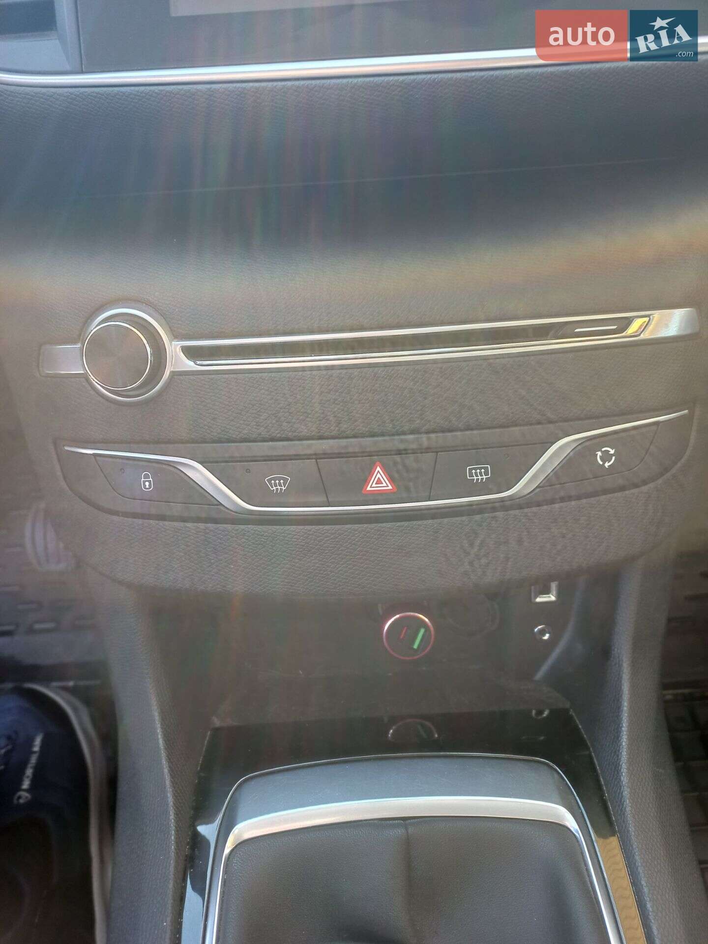 Peugeot 308 2015 VIN VF3LCBHZHFS267120 фото оголошення 12 з 17