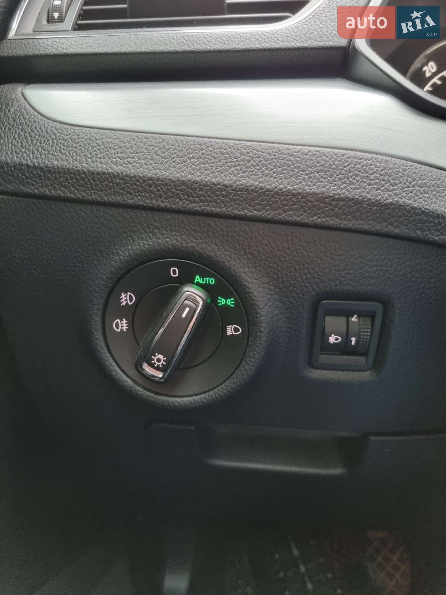 Skoda Superb 2016 VIN TMBJG7NP2G7060894 фото оголошення 19 з 30