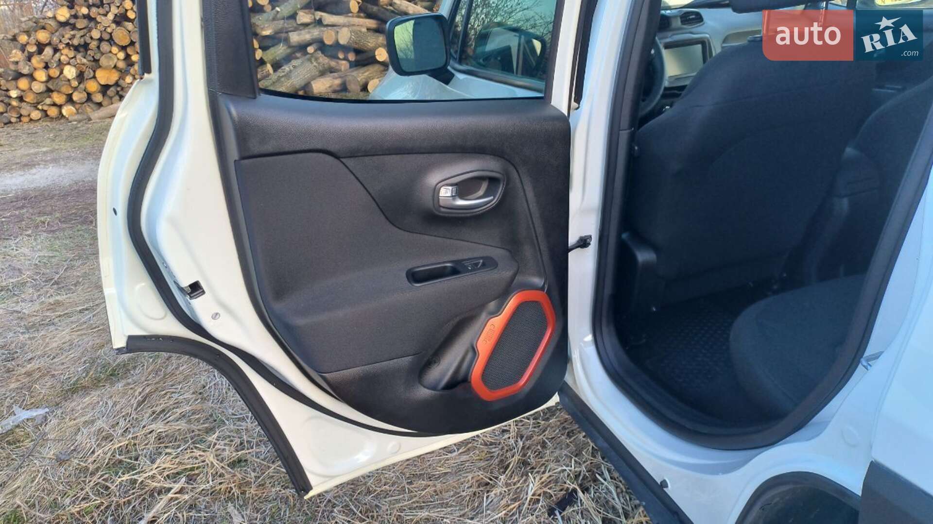 Jeep Renegade 2018 VIN ZACCJBAB6JPH52528 фото оголошення 40 з 49